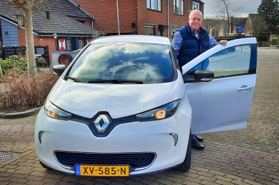 André Klumpje maakt overstap naar elektrisch rijden: ‘Bevalt perfect!’
