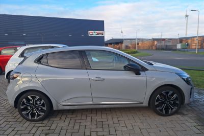 Renault Clio 1.6 E-Tech Hybrid 145pk Techno / 9,3 Navigatie / Camera / Stoelverwarming