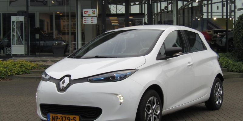 RENAULT Zoe 90pk (Batterijhuur) Life Quickcharge Z.E. 40 / Navigatie / Compleet dealer O.H.