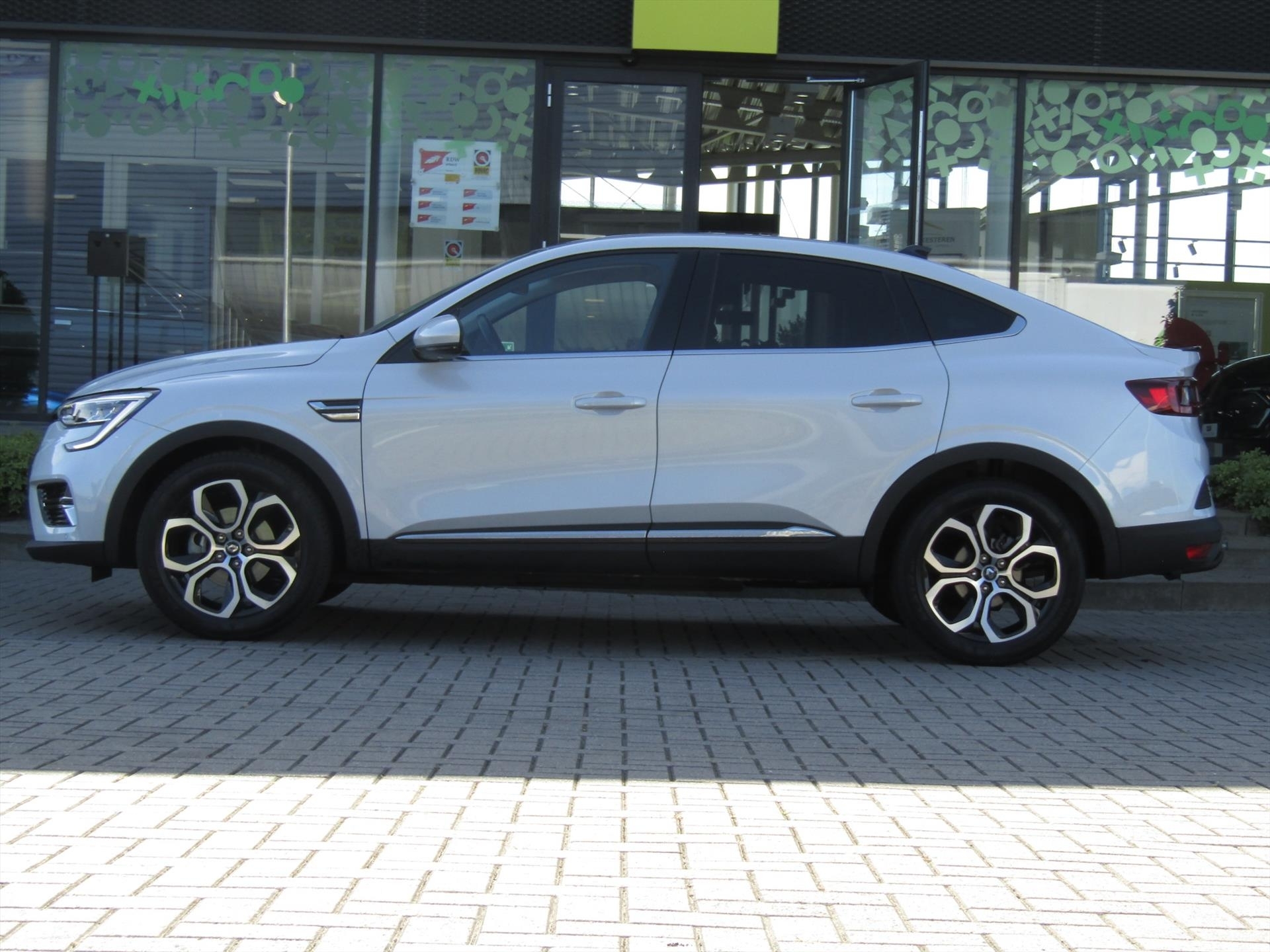 Renault Arkana 1.6 E-TECH Hybrid 143pk Aut Techno / Trekhaak / Stoelverwarming / Navigatie / Camera
