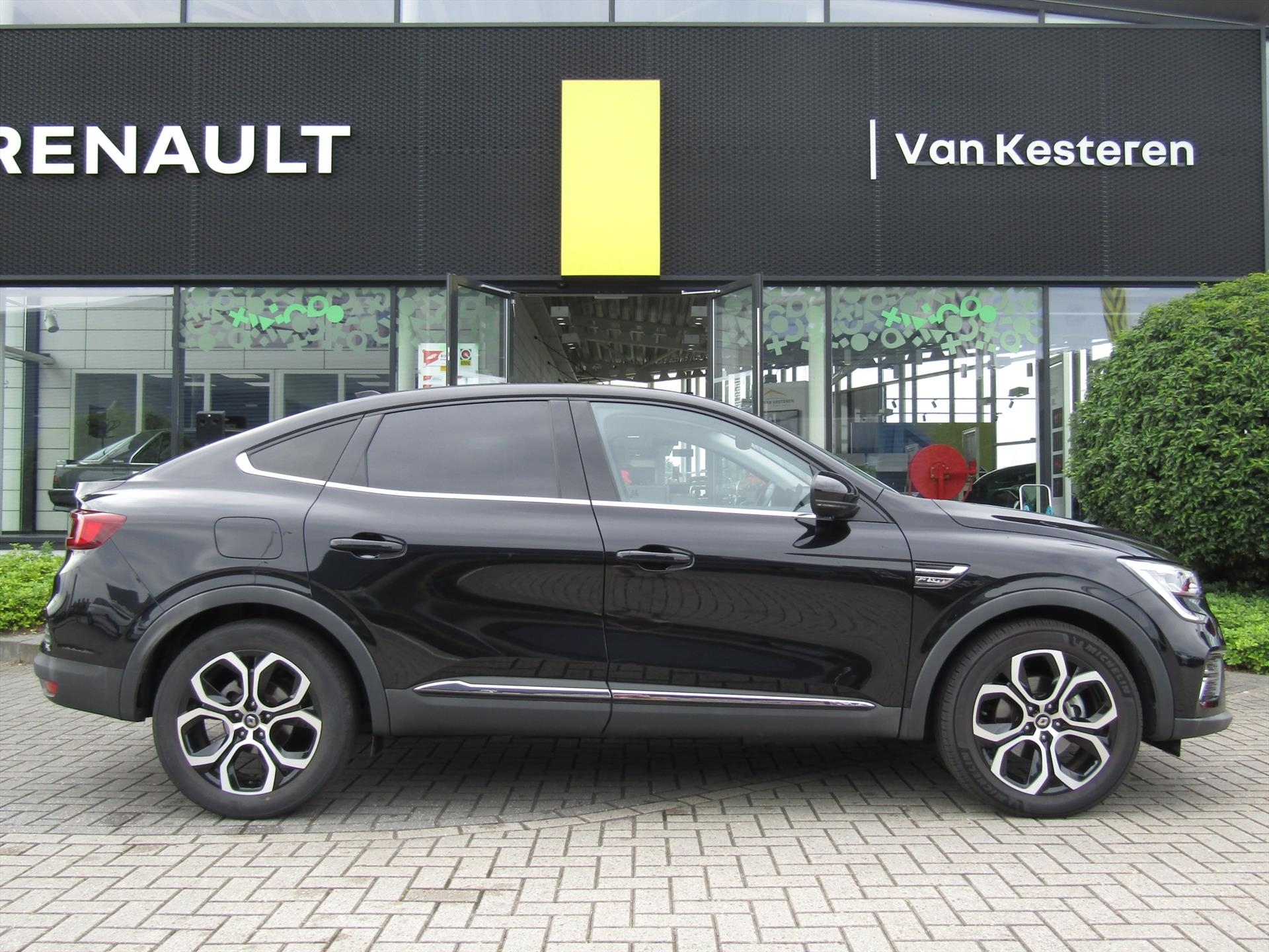 RENAULT Arkana 1.6 E-TECH Hybrid 145pk Aut Intens / Trekhaak / Navigatie / Camera / Blindspot / Compleet dealer O.H.