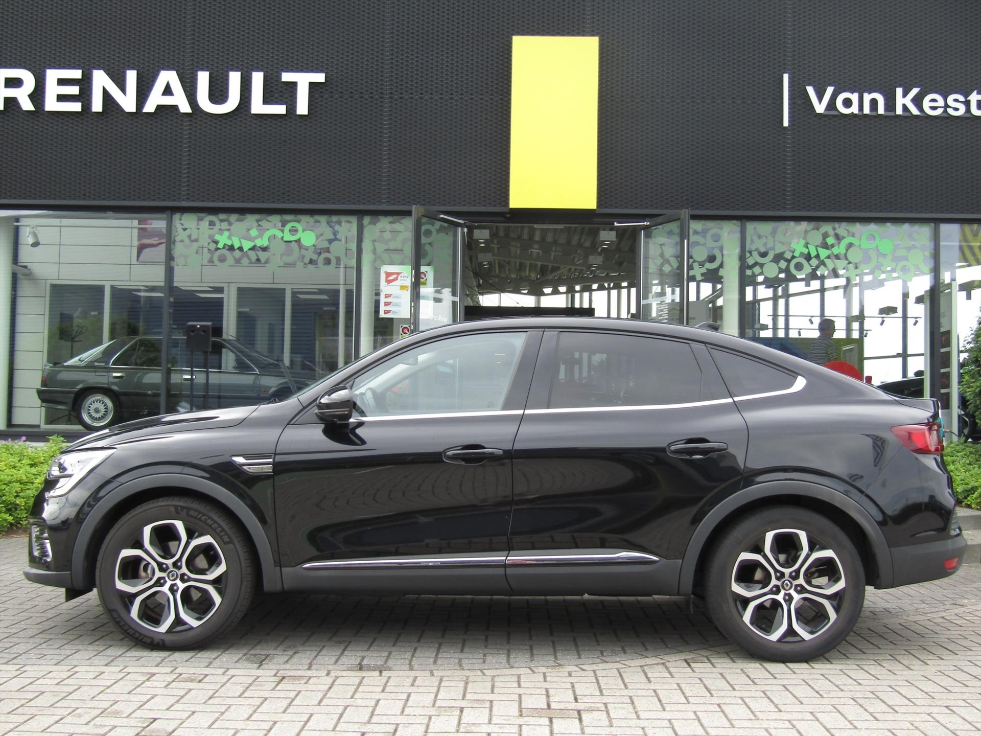 RENAULT Arkana 1.6 E-TECH Hybrid 145pk Aut Intens / Trekhaak / Navigatie / Camera / Blindspot / Compleet dealer O.H.