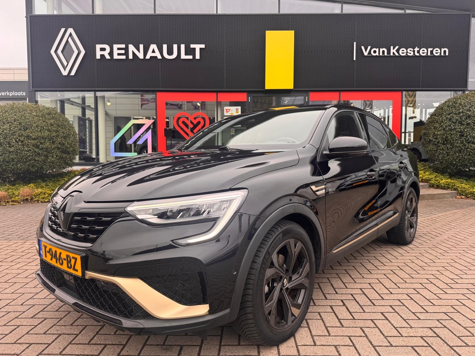 RENAULT Arkana 1.6 E-TECH Hybrid E-Tech Engineered / Trekhaak / Camera / Stoelverwarming