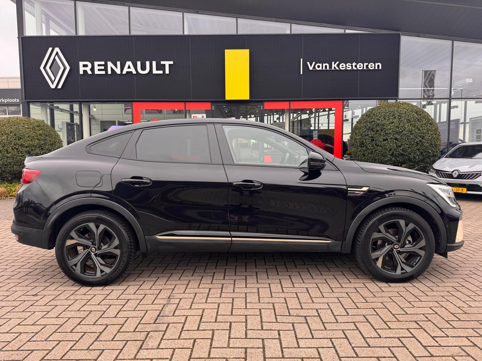 RENAULT Arkana 1.6 E-TECH Hybrid E-Tech Engineered / Trekhaak / Camera / Stoelverwarming