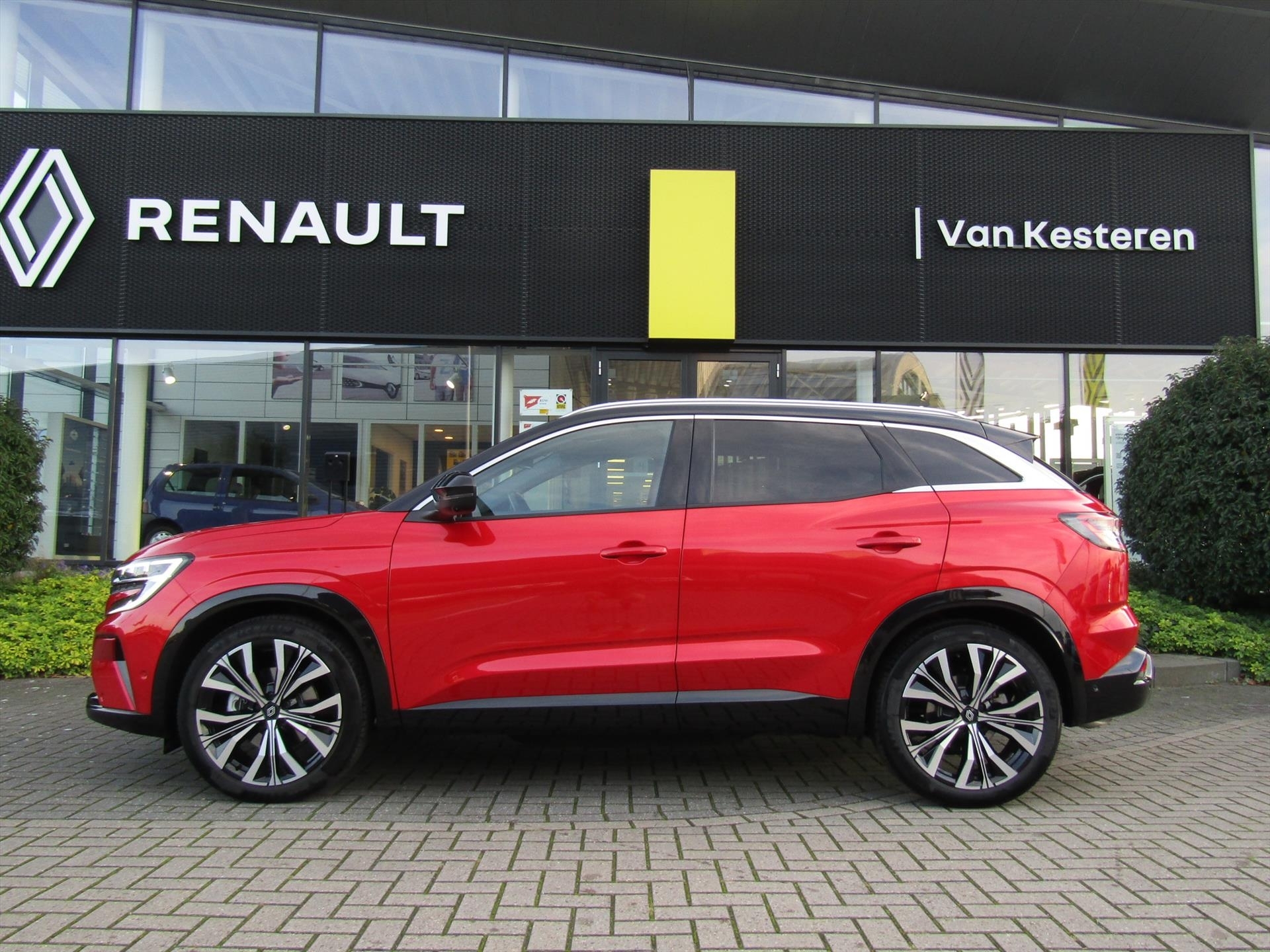 RENAULT Austral 1.2 E-Tech Full Hybrid 200pk Iconic / Pack Winter / 360 Camera / Elektrische Klep / Nieuwstaat
