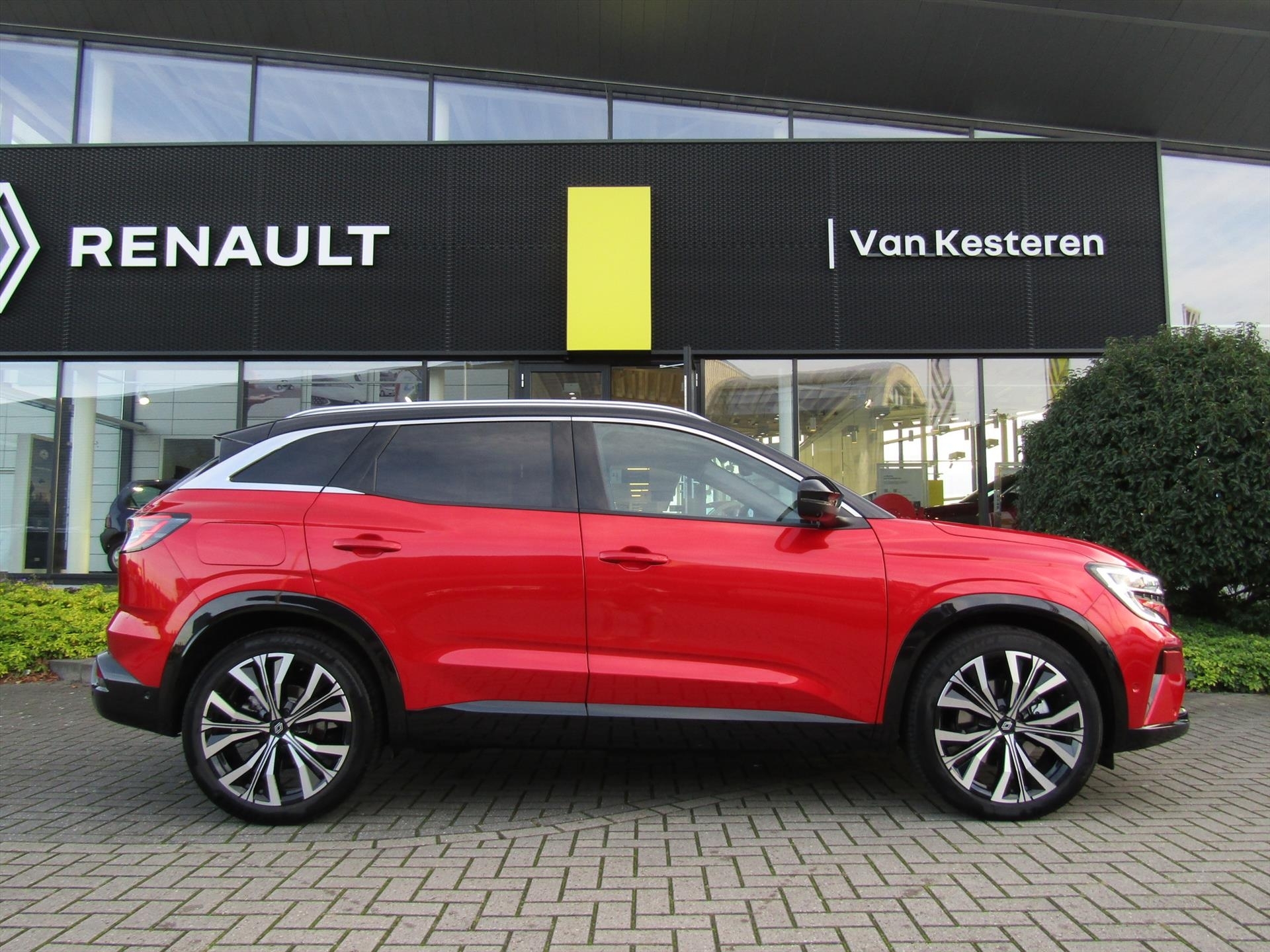 RENAULT Austral 1.2 E-Tech Full Hybrid 200pk Iconic / Pack Winter / 360 Camera / Elektrische Klep / Nieuwstaat