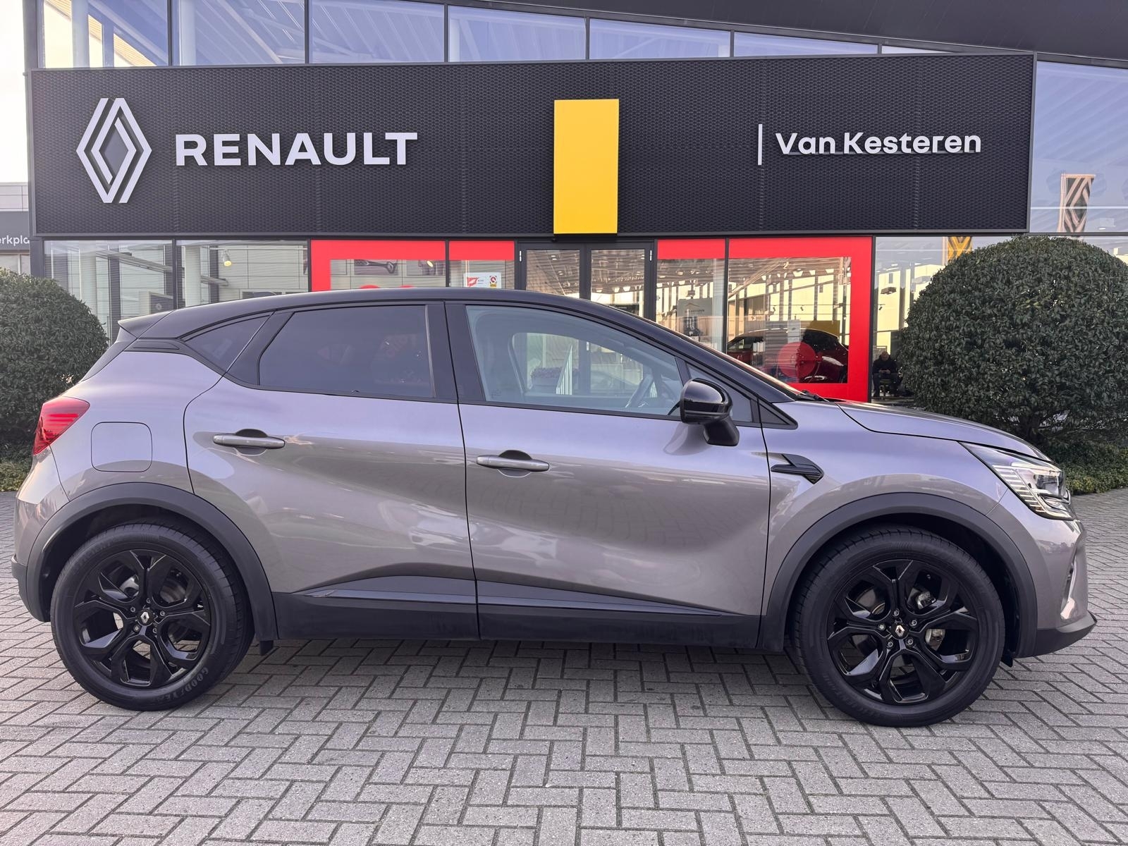 RENAULT Captur E-Tech Hybrid 145 RIVE GAUCHE Trekhaak / Camera / 1e Eigenaar / Navi 