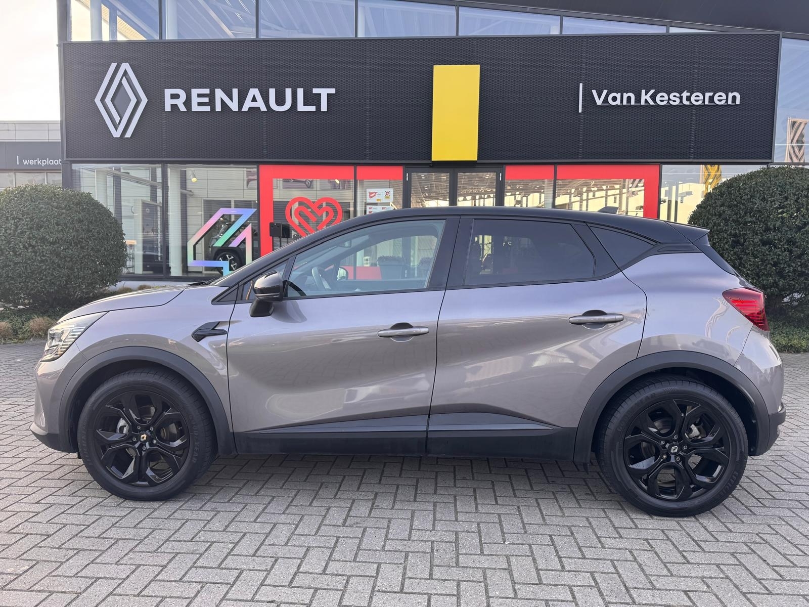RENAULT Captur E-Tech Hybrid 145 RIVE GAUCHE Trekhaak / Camera / 1e Eigenaar / Navi 