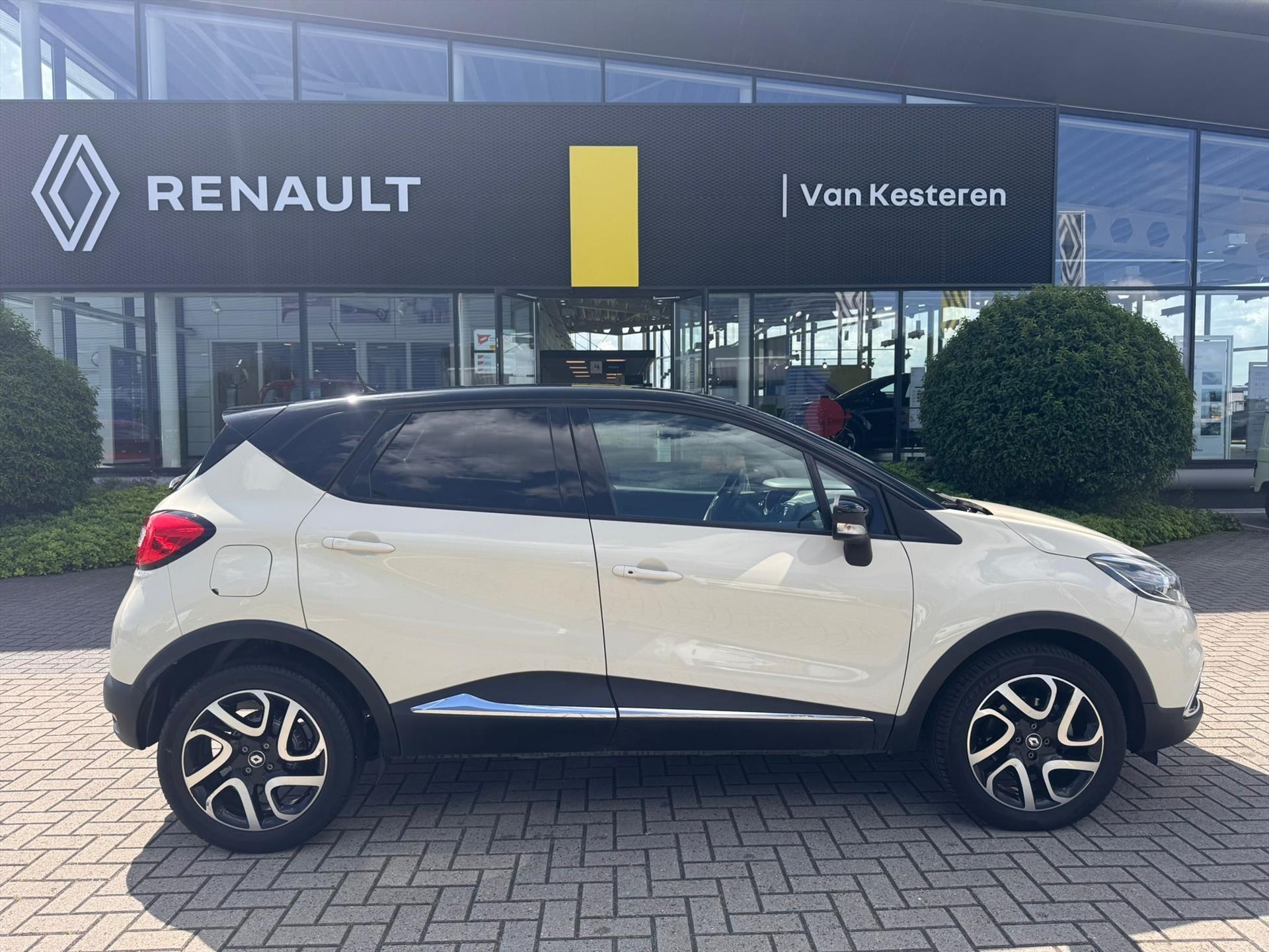RENAULT Captur TCe 120pk EDC Dynamique / Clima / Navi / PDC / LMV