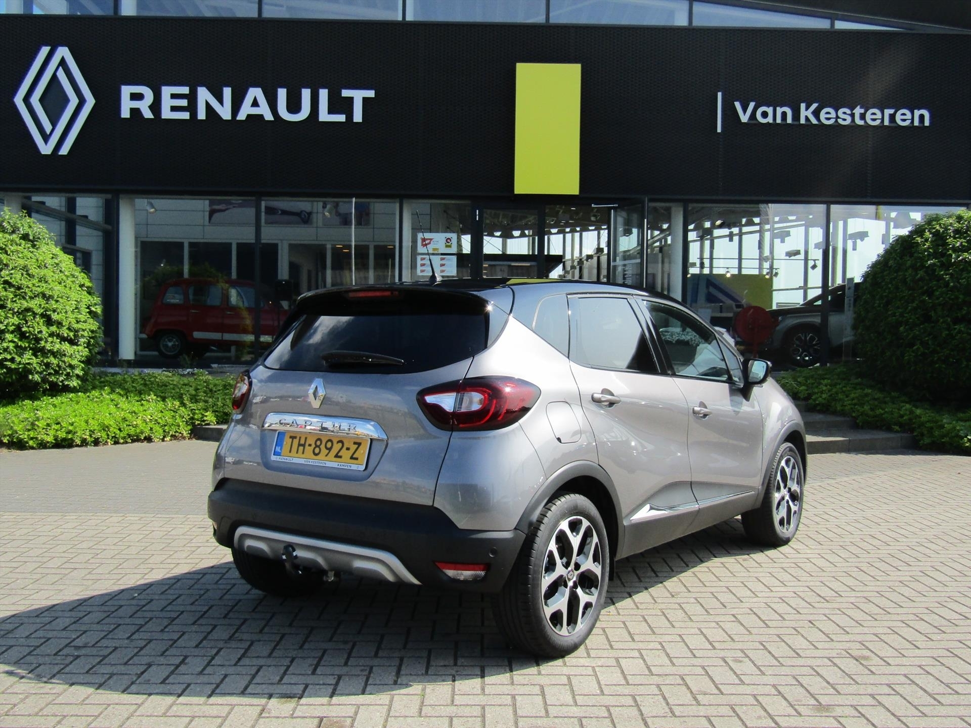 RENAULT Captur TCe 120pk Intens / Trekhaak / Navigatie / Camera / Blindspotwarning