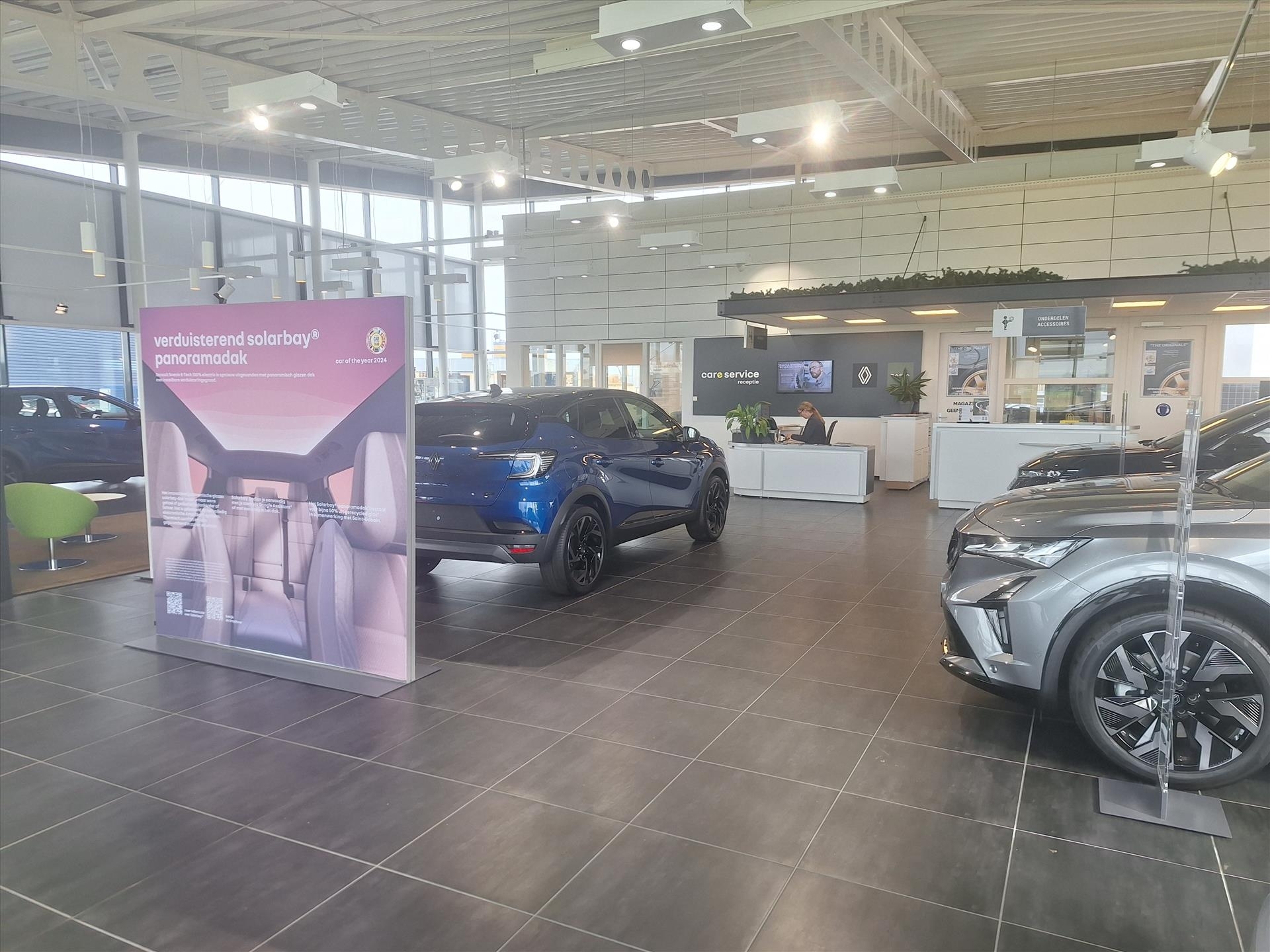 Renault Captur TCe 130pk GPF EDC Intens / Navigatie / Camera / Compleet dealer O.H.