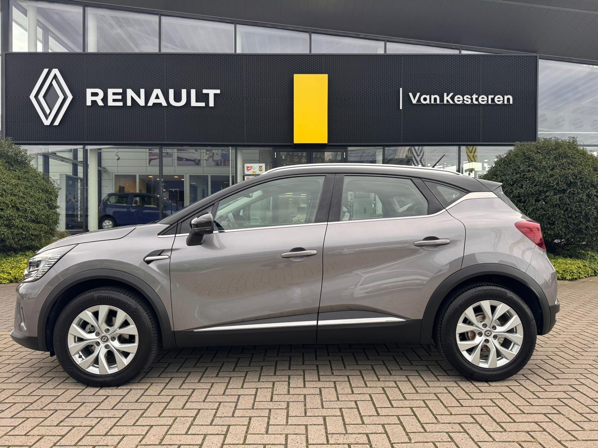 RENAULT Captur TCe 130pk GPF Intens / Trekhaak / Navigatie / Camera / Dakrails