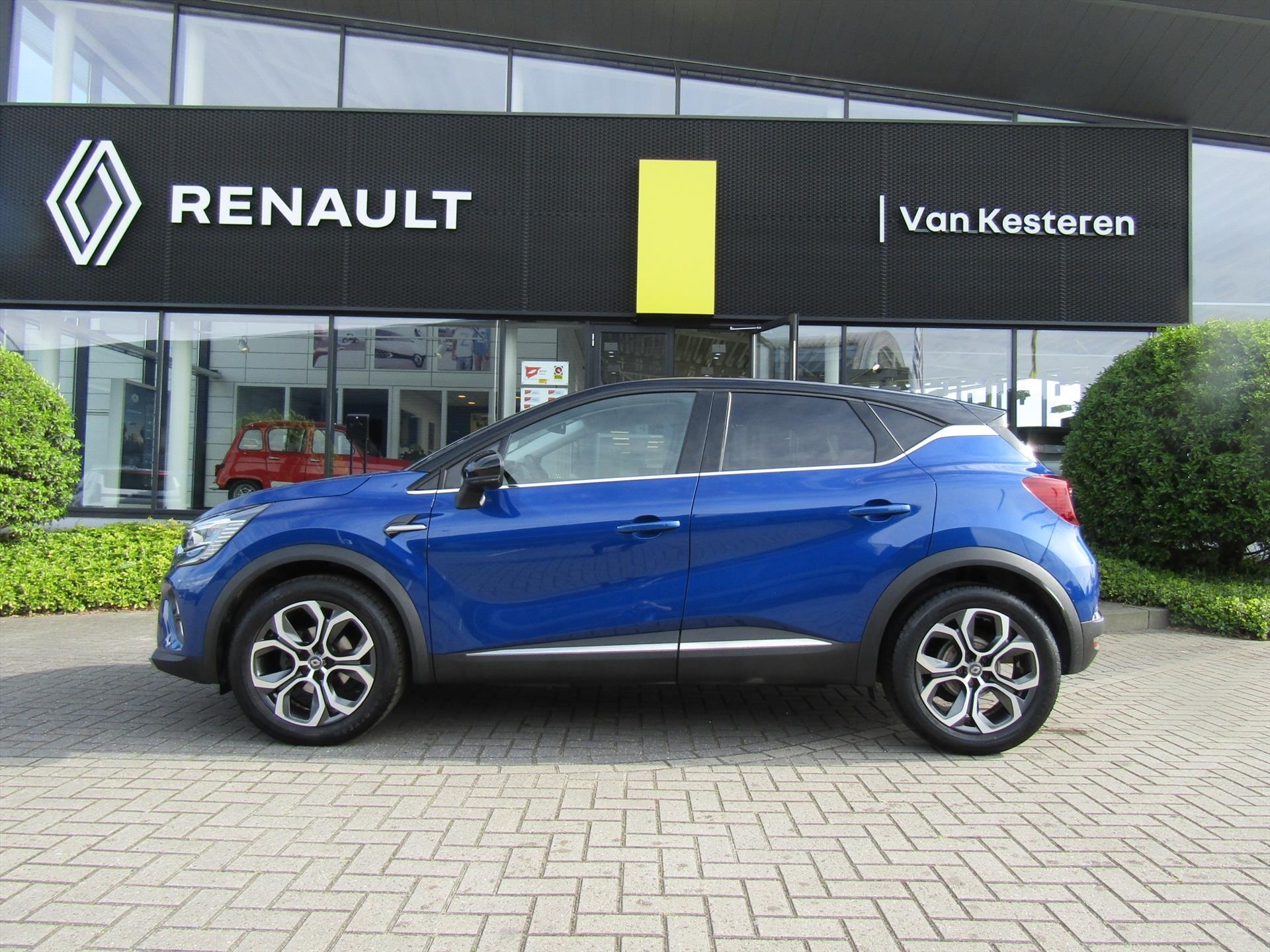 RENAULT Captur TCe 140pk GPF EDC Intens / Trekhaak / 9,3 Navigatie / 360 Camera / 18'' Lmv