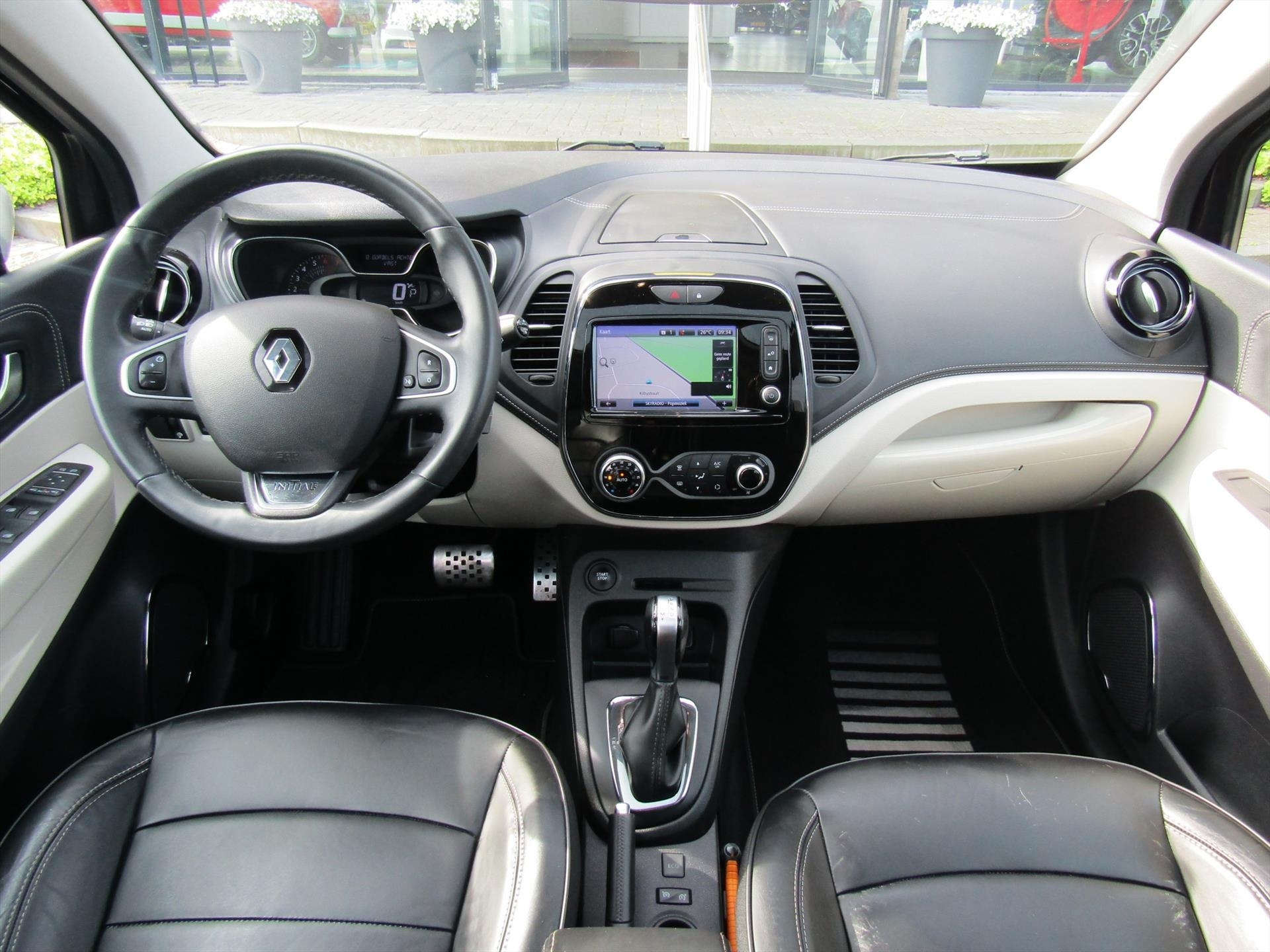 RENAULT Captur TCe 150pk EDC GPF Initiale Paris / Bose / Camera Vol Leder / Trekhaak / Panoramadak / 1e eigenaar