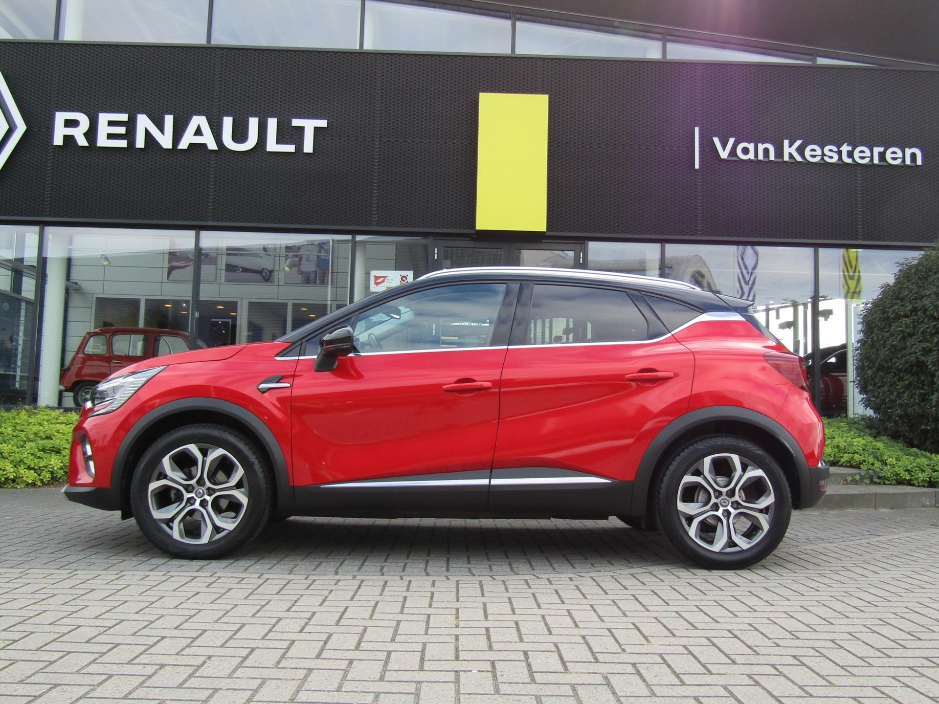 Renault Captur TCe 155pk GPF EDC Intens / Trekhaak / Navigatie / Camera / Blindspot / Caravantrekker