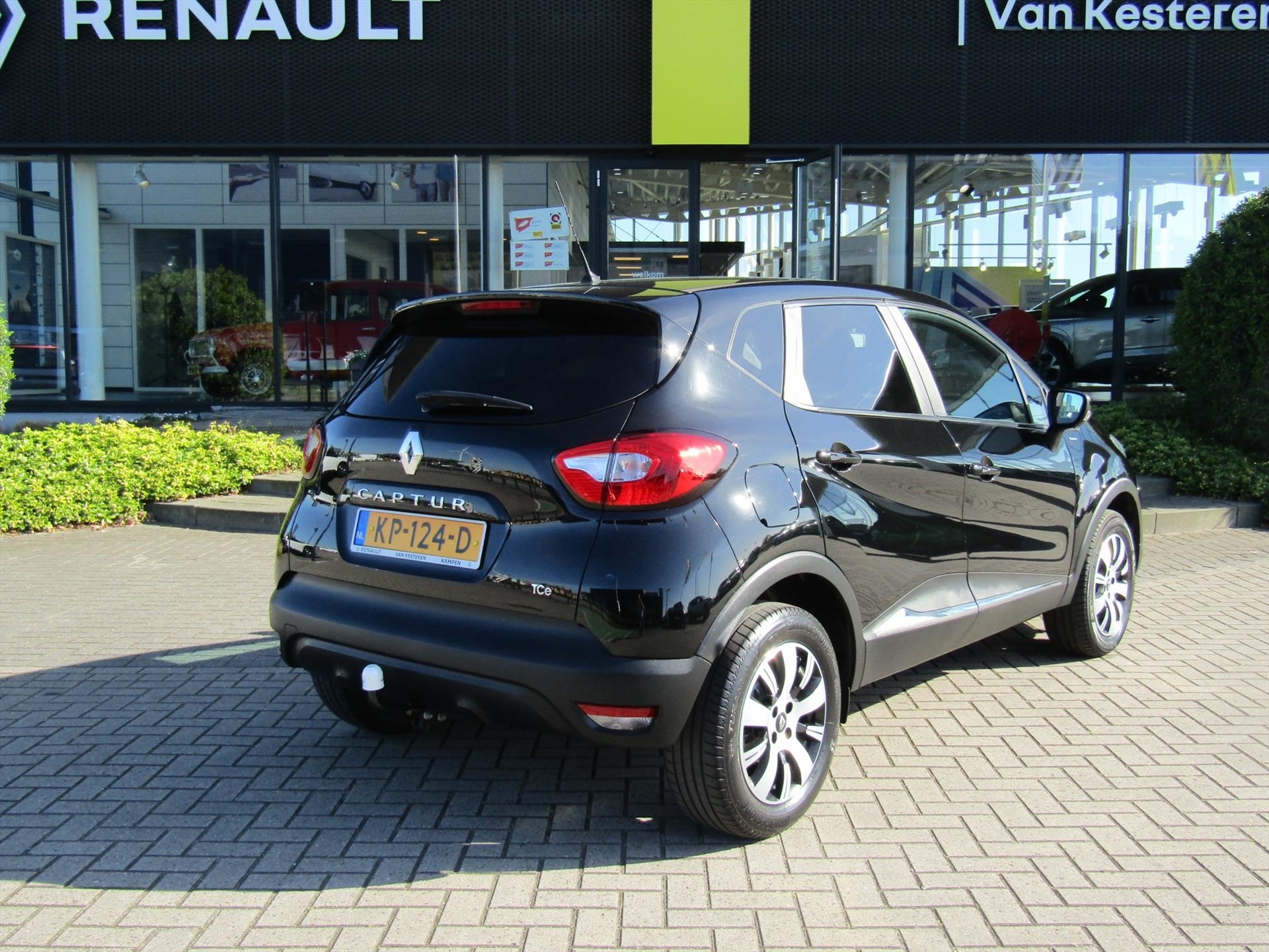 RENAULT Captur TCe 90PK Limited / Trekhaak / 1e eigenaar / Navigatie / Compleet dealer O.H.