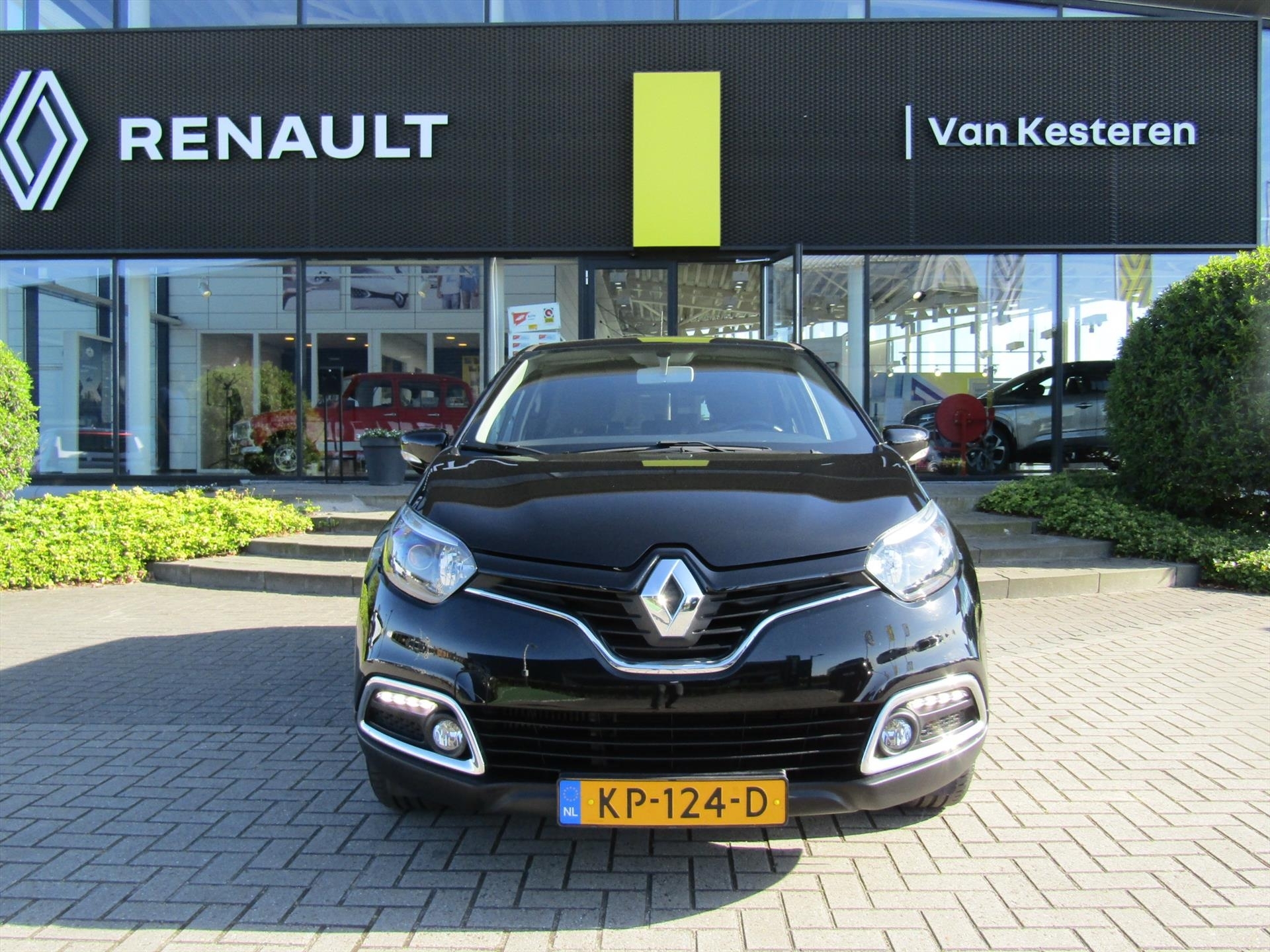 RENAULT Captur TCe 90PK Limited / Trekhaak / 1e eigenaar / Navigatie / Compleet dealer O.H.