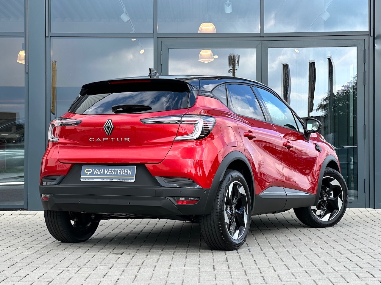 RENAULT Captur TCe 90pk Techno | Stoel + Stuurverw. | 9,3" Open R-Link | Cam. | Carplay | NL Auto|