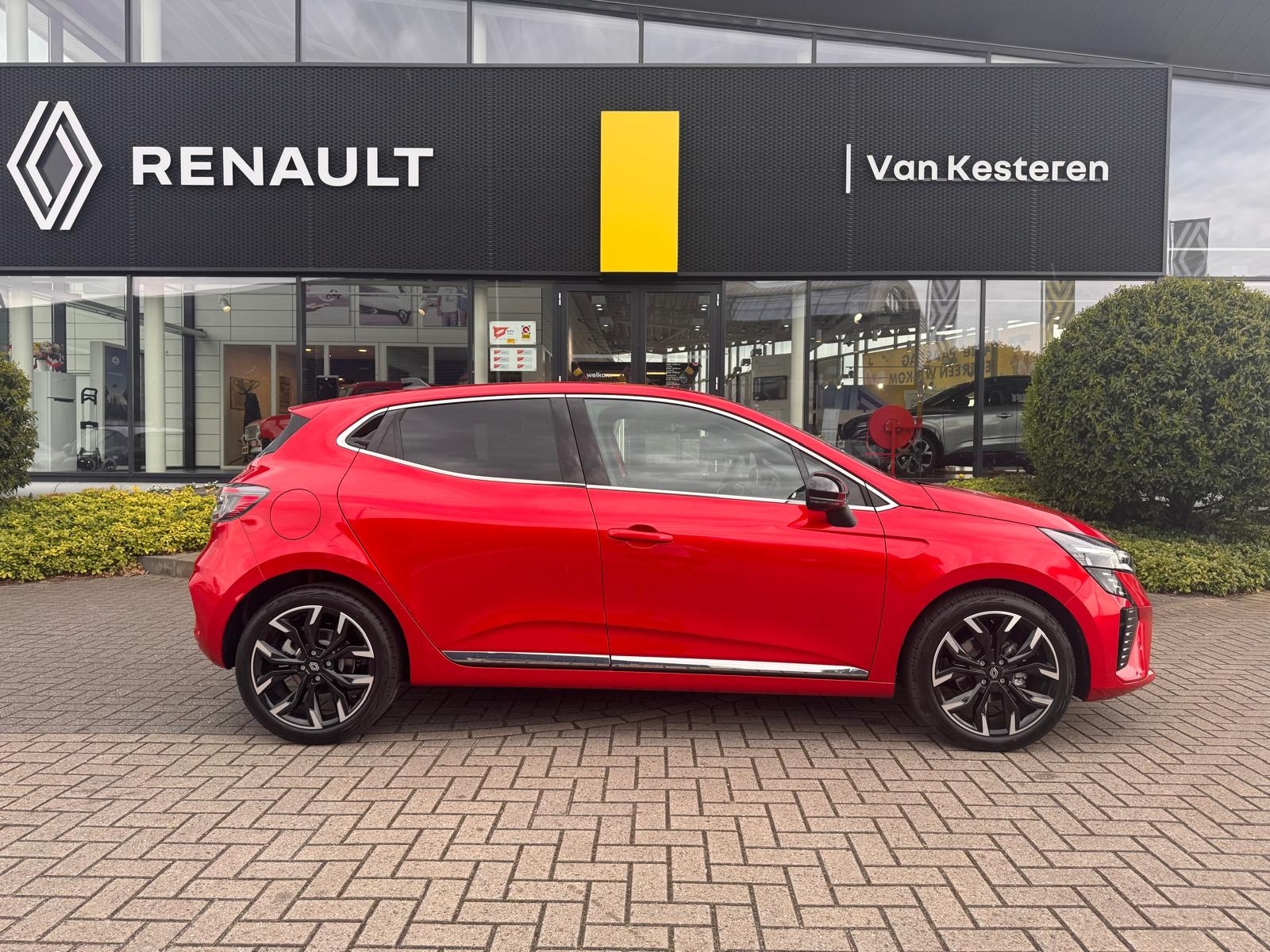 RENAULT Clio 1.0 TCe 90pk Techno / Adaptieve cruise/ Camera/ 17'' LMV/ Navi