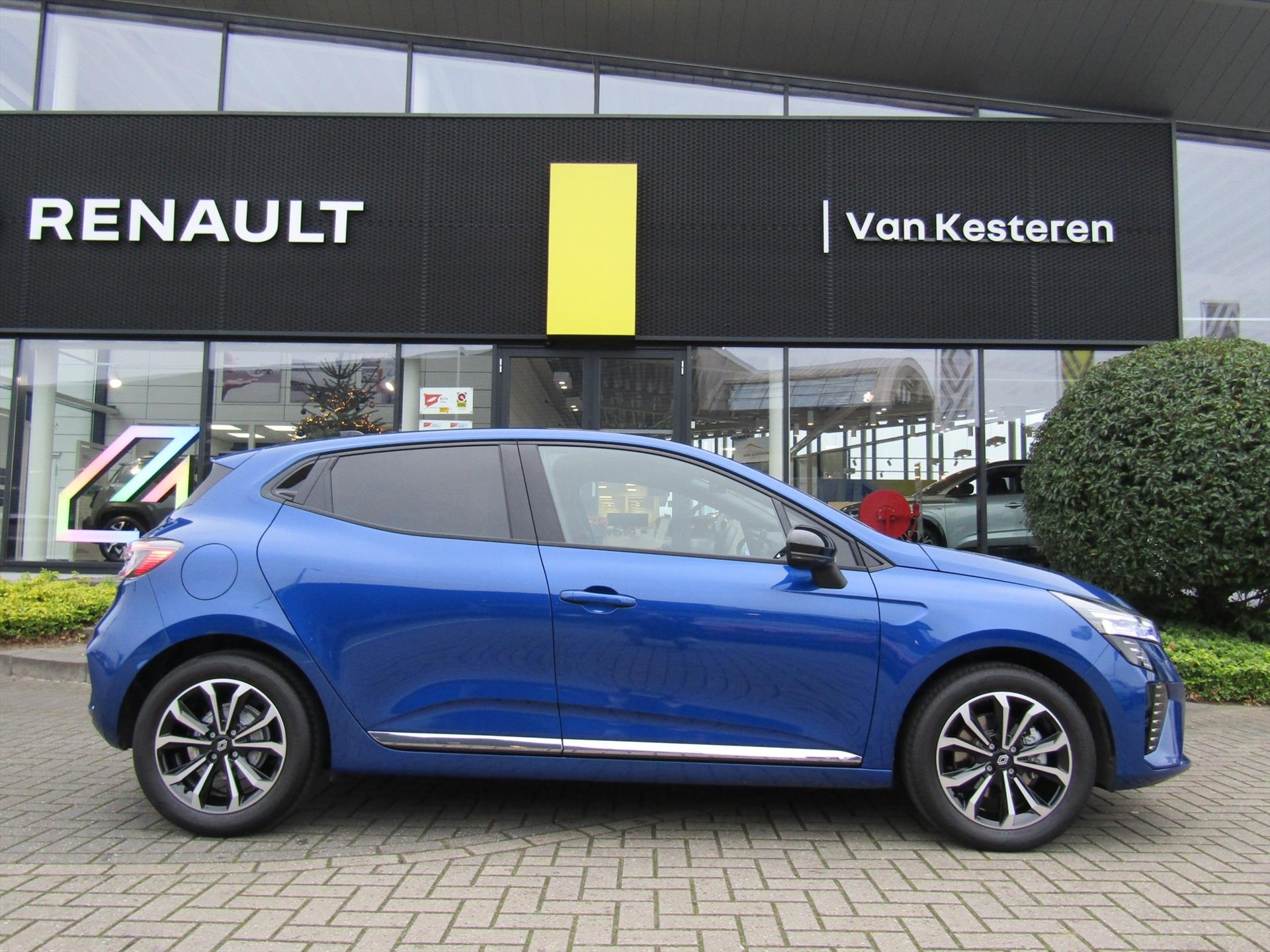 RENAULT Clio 1.6 E-Tech Hybrid 145pk Techno / Navigatie / Camera / Bleu Iron / Cruise / Carplay