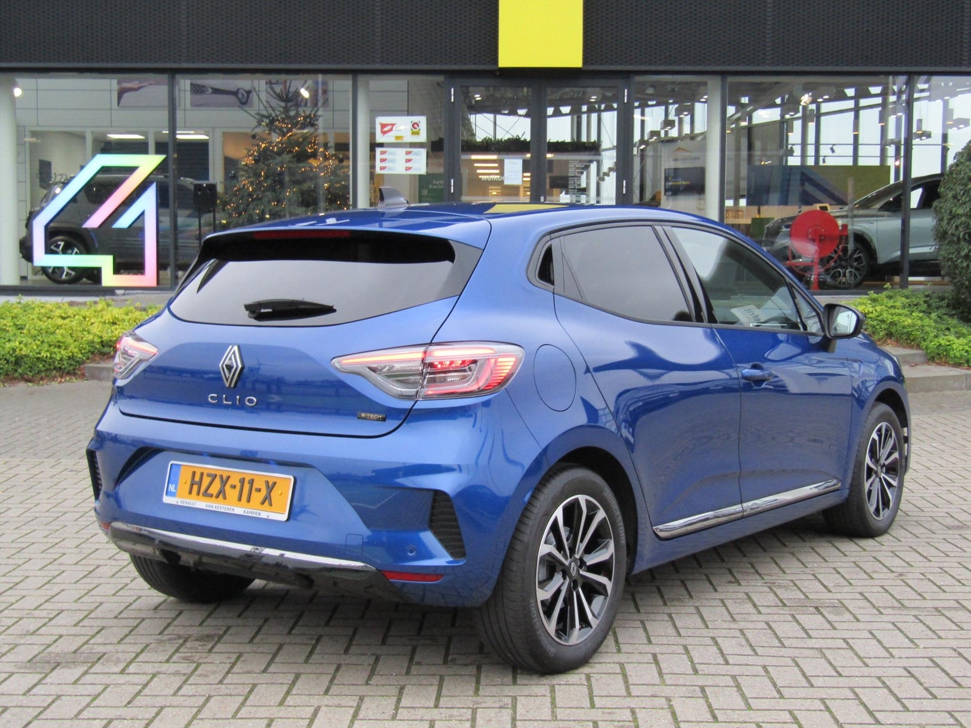 RENAULT Clio 1.6 E-Tech Hybrid 145pk Techno / Navigatie / Camera / Bleu Iron / Cruise / Carplay