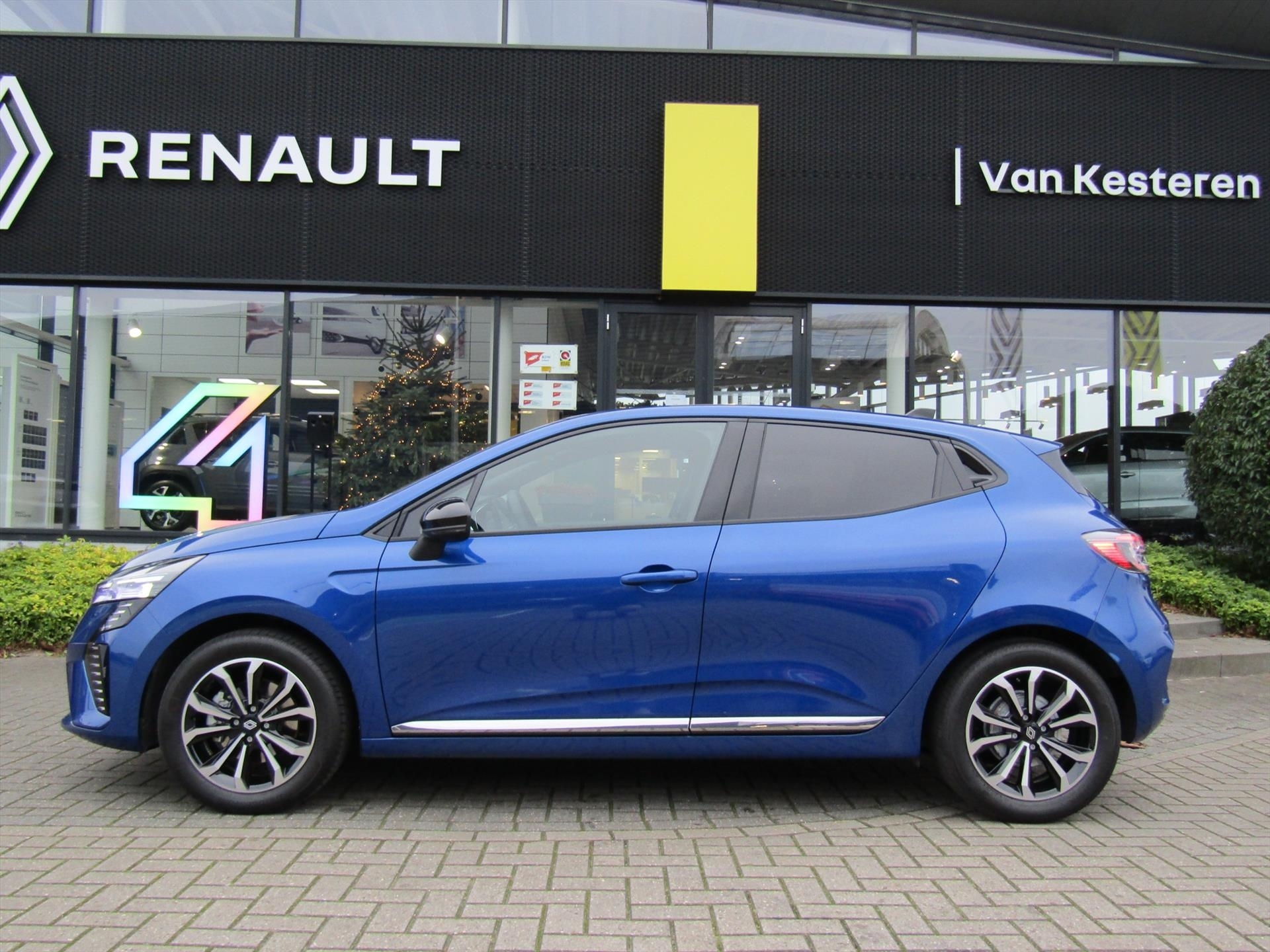 RENAULT Clio 1.6 E-Tech Hybrid 145pk Techno / Navigatie / Camera / Bleu Iron / Cruise / Carplay