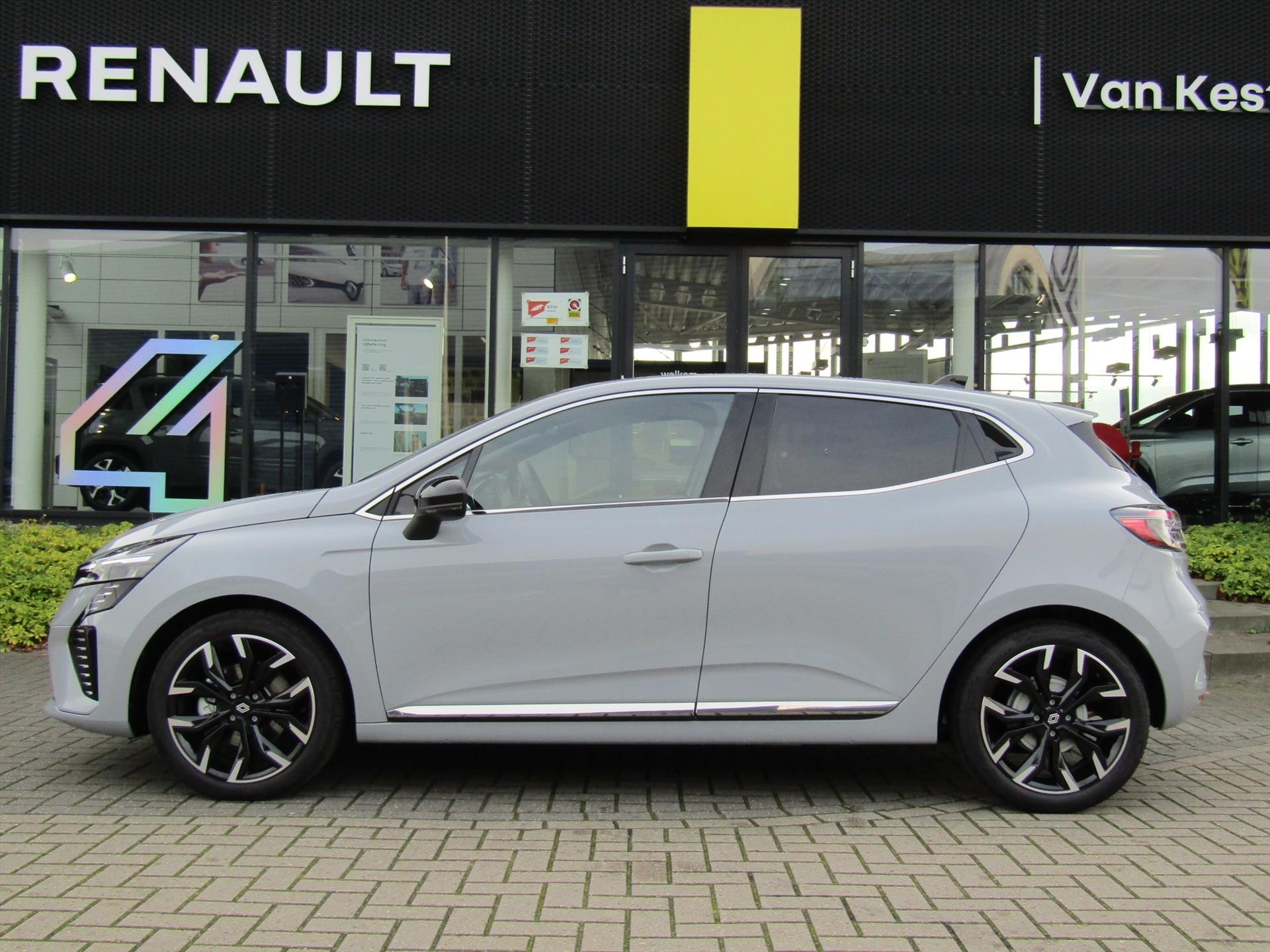 Renault Clio 1.6 E-Tech Hybrid 145pk Techno / Pack Winter / Pack Navigation / Pack Look 17''