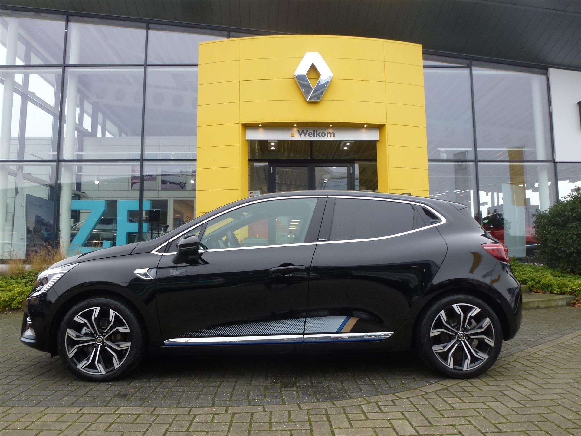 Renault Clio 1.6 Hybrid 140pk Série Limitée E-TECH / 9,3 Navigatie / Camera / Compleet dealer O.H.