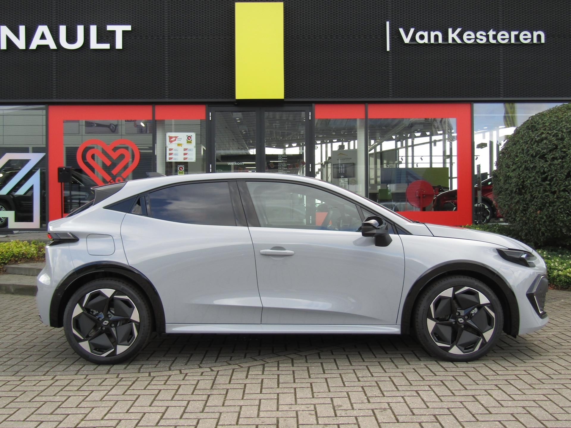 RENAULT Clio 6 Techno 1.8 E-Tech Full Hybrid 160pk / Navigatie / 360 Camera / Stoelverwarming