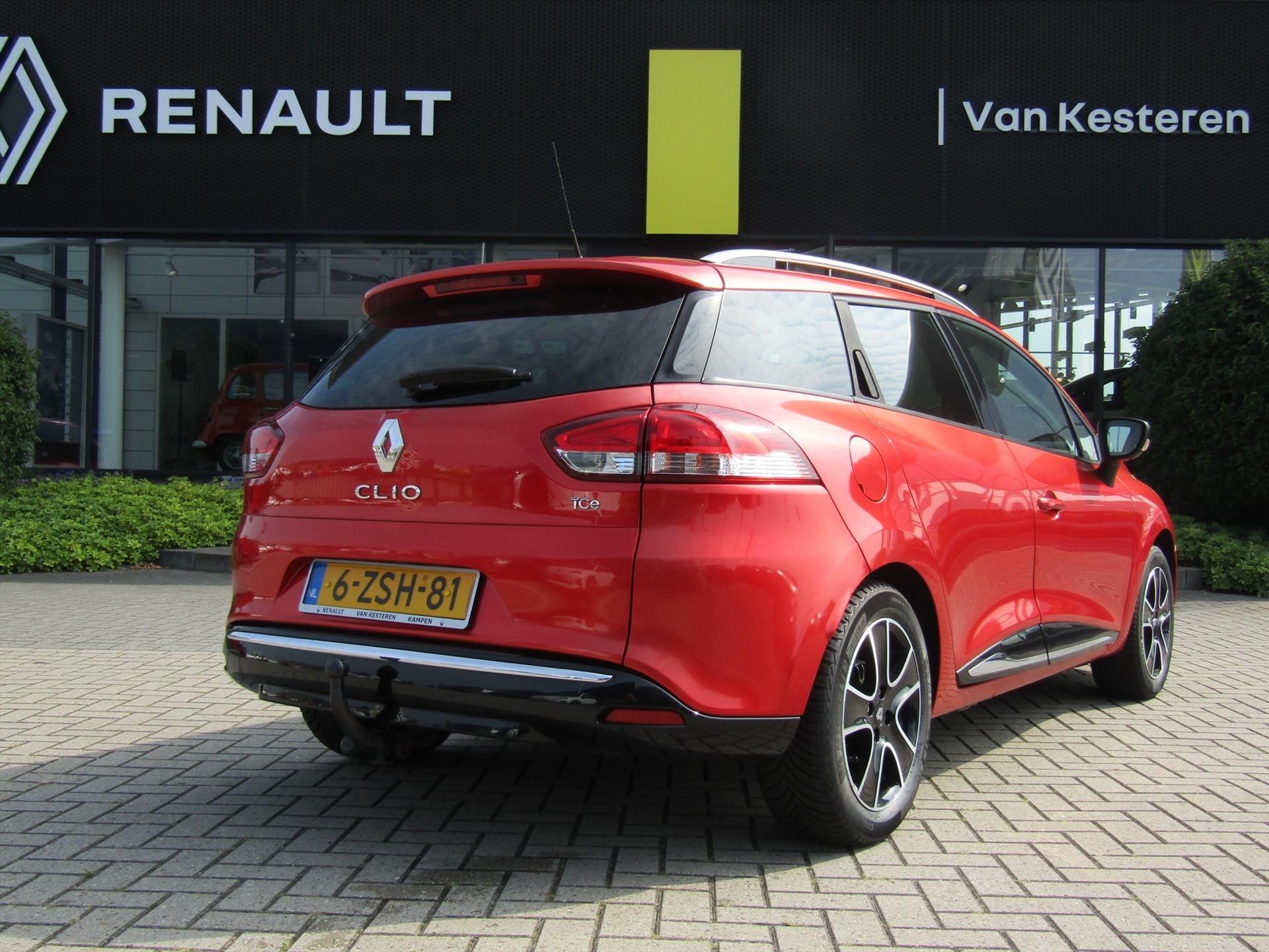 RENAULT Clio Estate TCe 90pk Expression / Trekhaak / Navigatie / Cruise-Control / Lmv