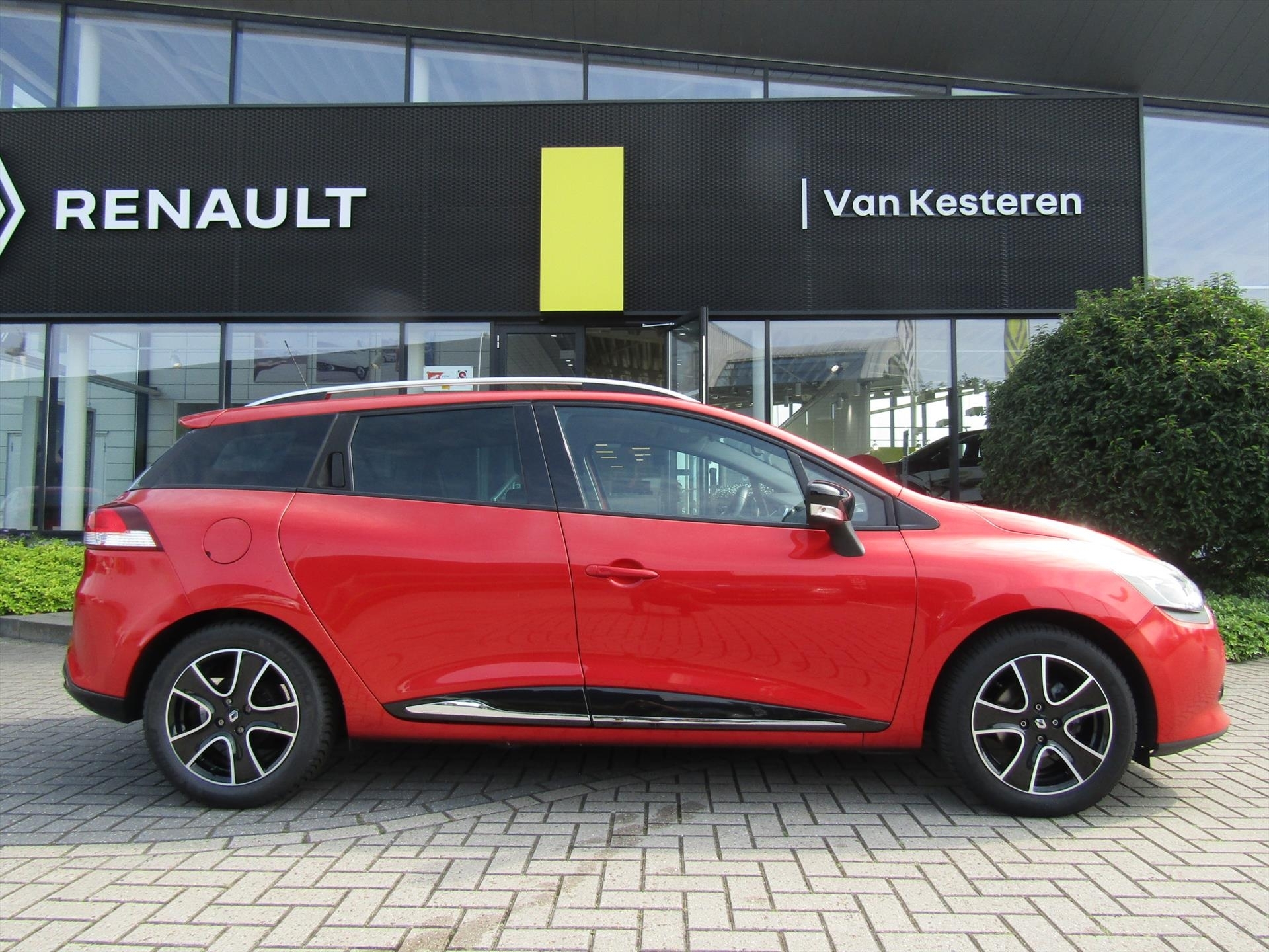 RENAULT Clio Estate TCe 90pk Expression / Trekhaak / Navigatie / Cruise-Control / Lmv