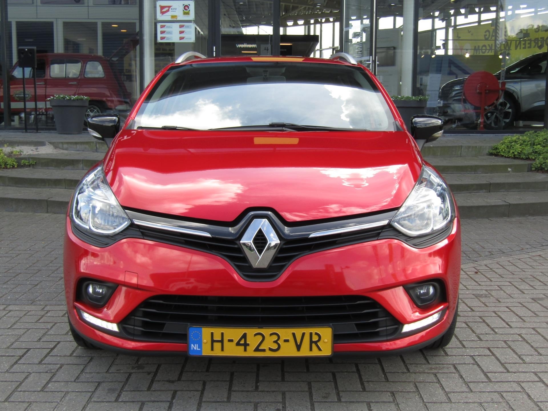 Renault Clio Estate TCe 90pk Limited / Navigatie / Camera / Handsfree / 1e eigenaar / dealer O.H.