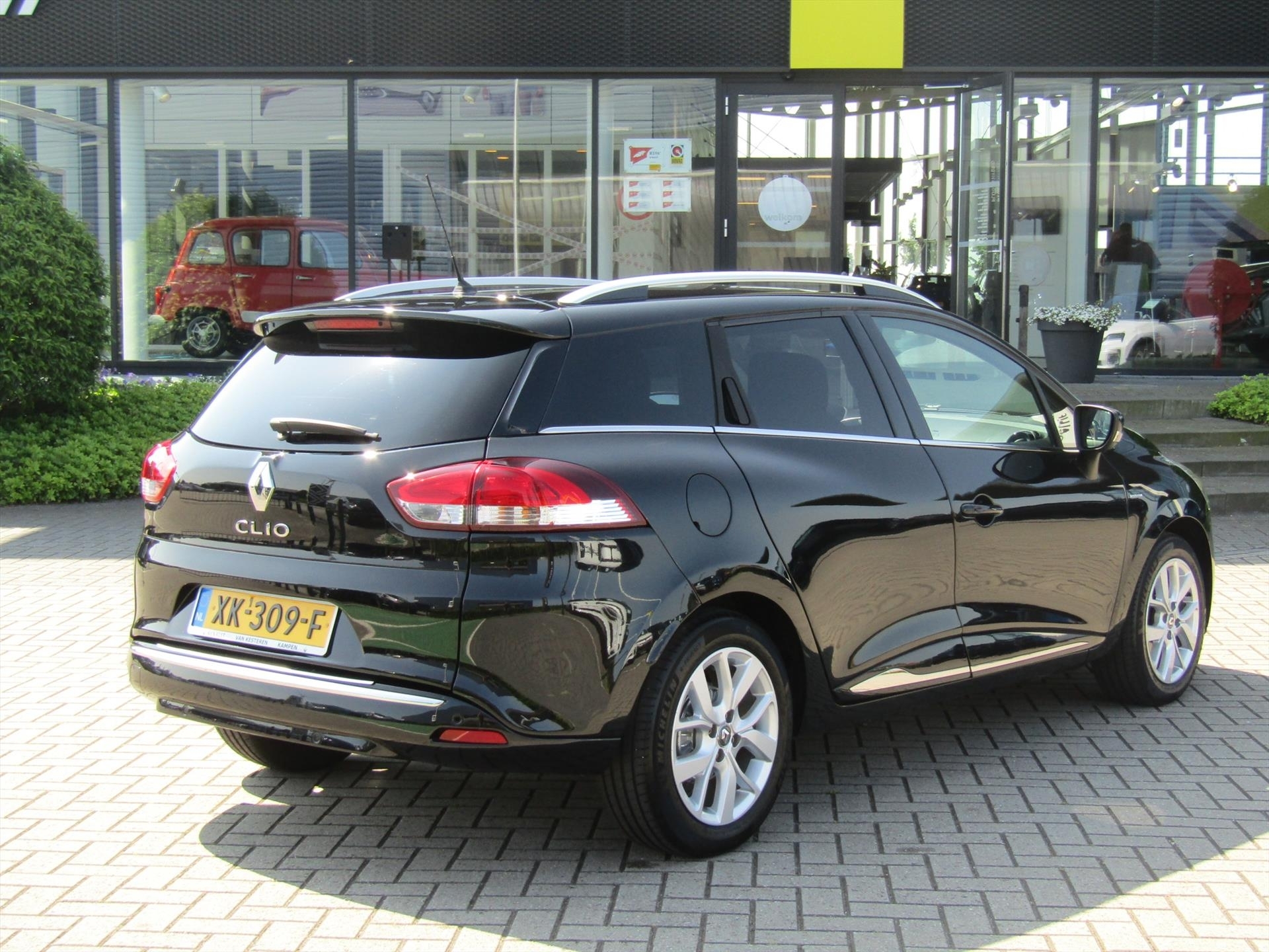 RENAULT Clio Estate TCe 90pk Limited / Navigatie / Lmv / Cruise-Control