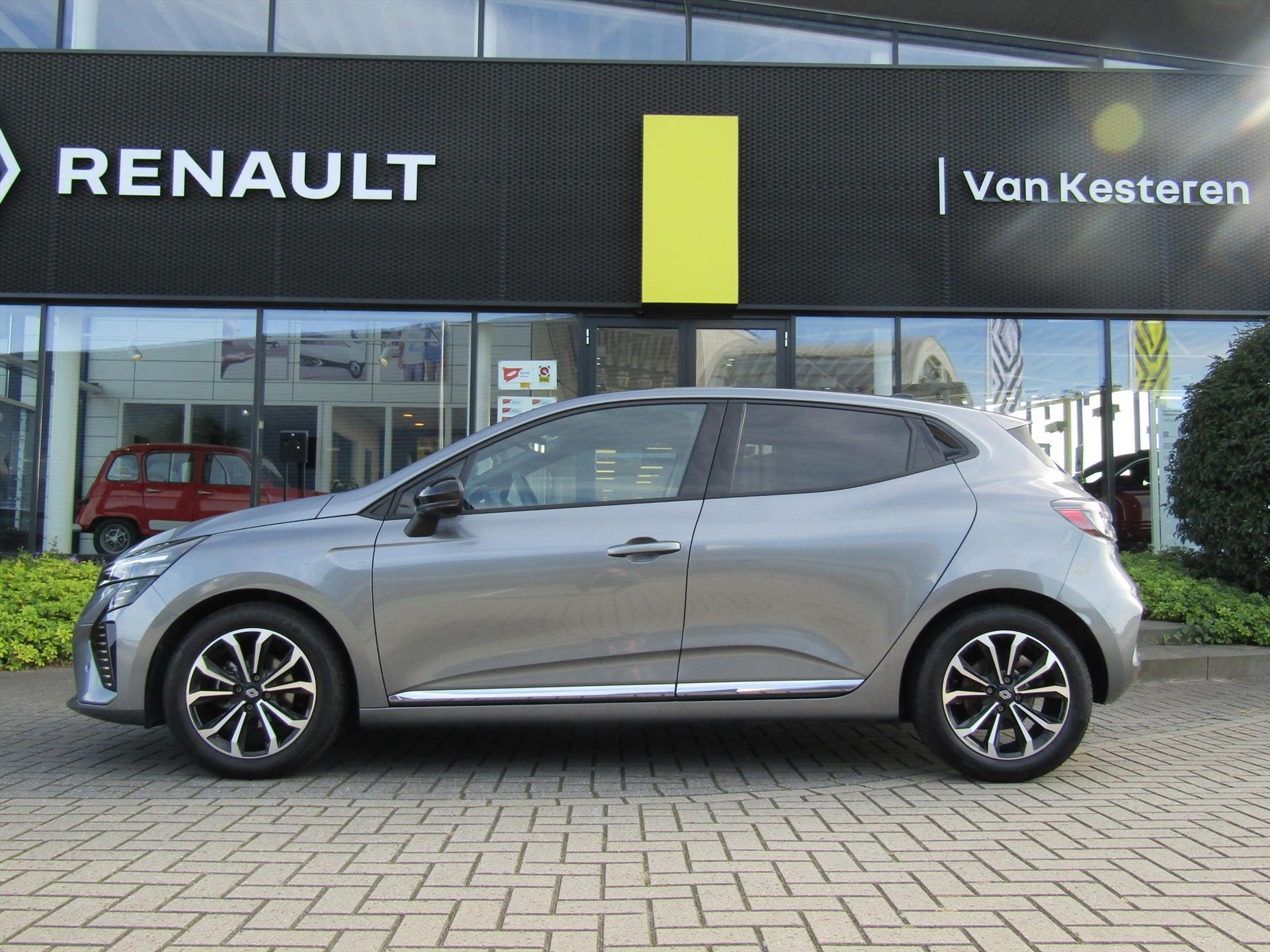 RENAULT Clio Techno TCe 90 / Navigatie 9,3 / 360 Camera / Super Compleet!!!