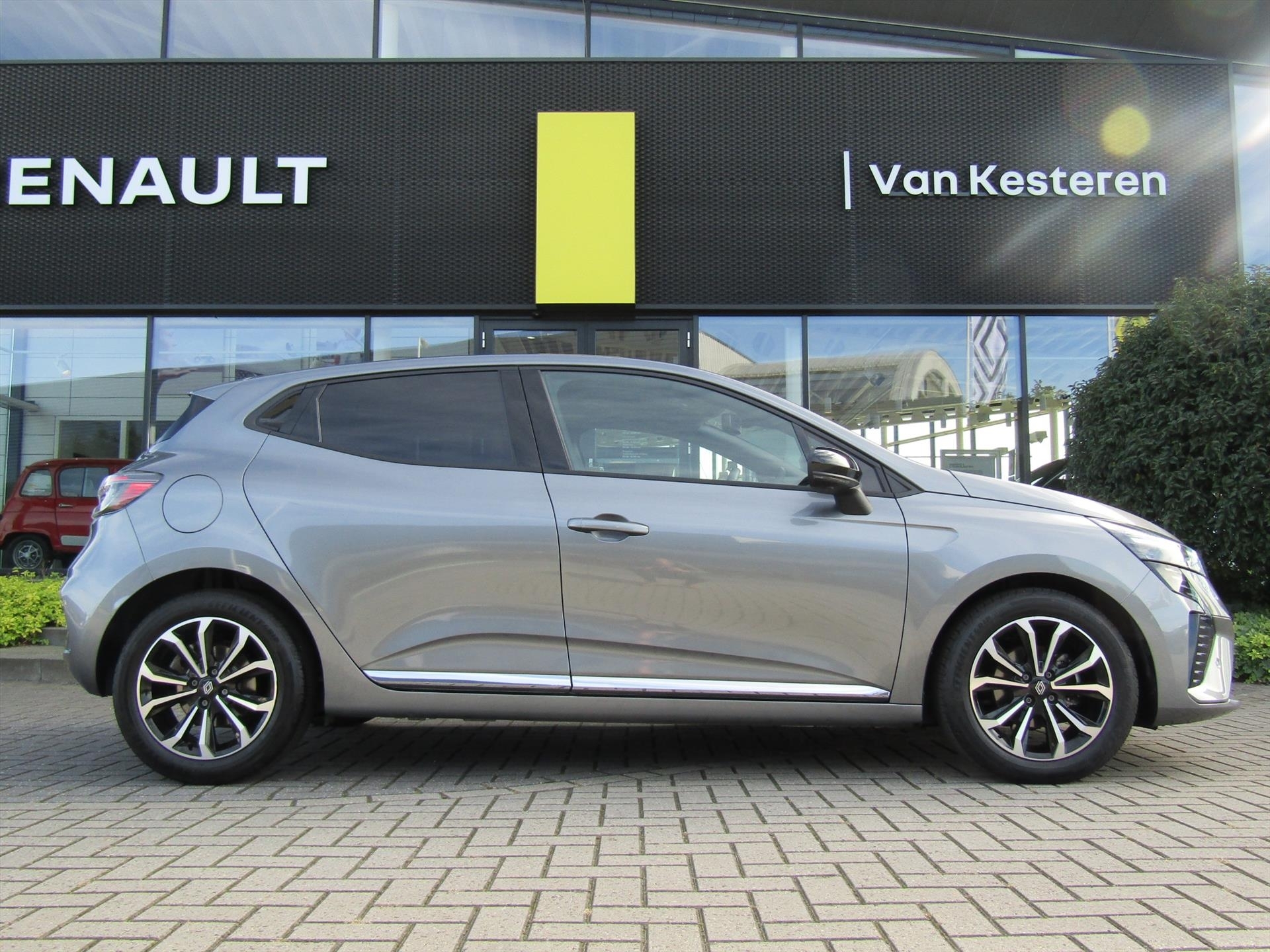 RENAULT Clio Techno TCe 90 / Navigatie 9,3 / 360 Camera / Super Compleet!!!