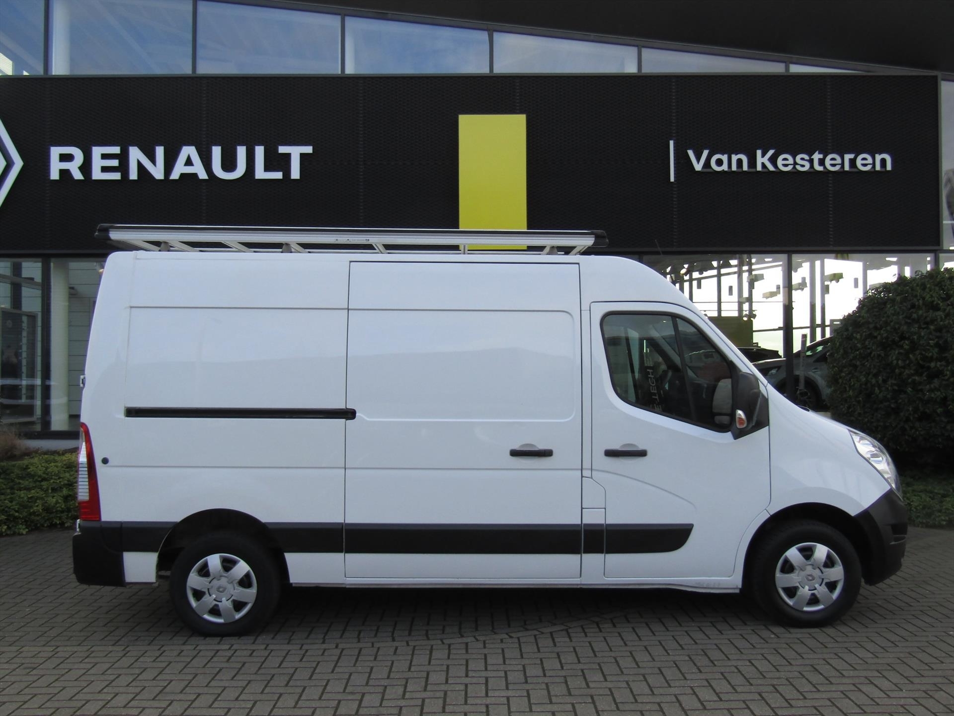 RENAULT Master GB 2.3 dCi 130pk L2H2 / 2x Schuifdeur / Trekhaak / navigatie / Blindspot / Cruise-Control