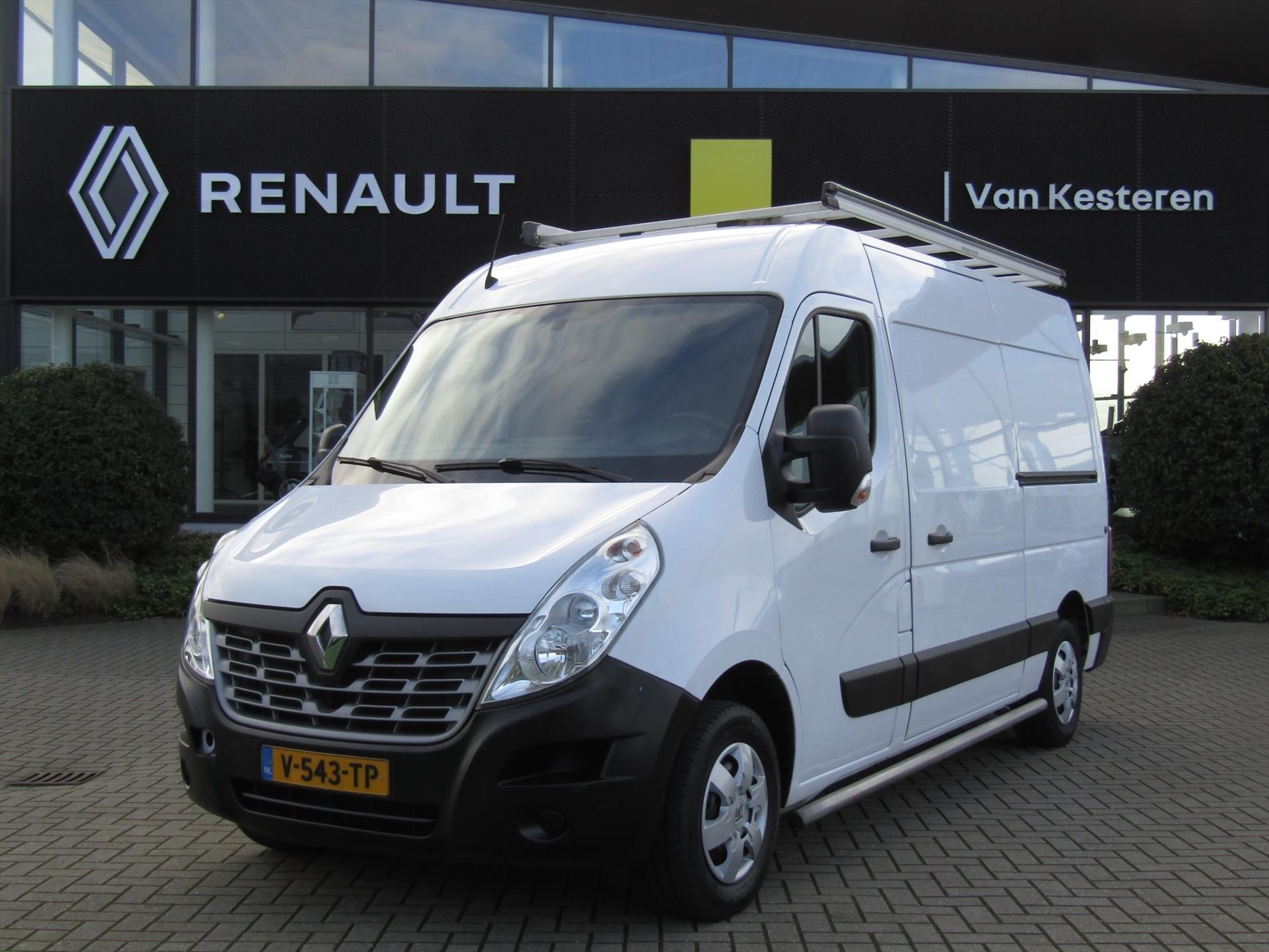 RENAULT Master GB 2.3 dCi 130pk L2H2 / 2x Schuifdeur / Trekhaak / navigatie / Blindspot / Cruise-Control