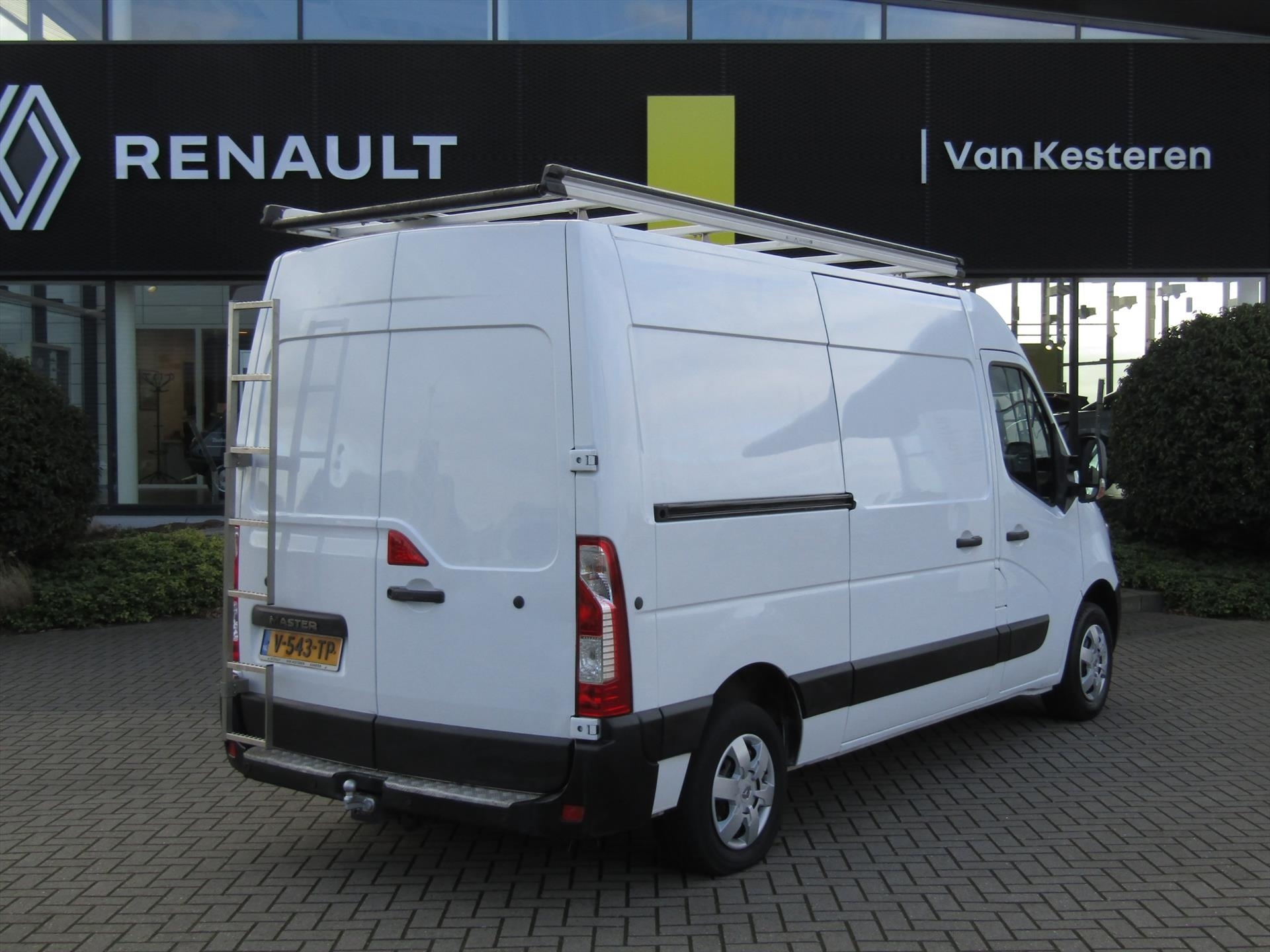 RENAULT Master GB 2.3 dCi 130pk L2H2 / 2x Schuifdeur / Trekhaak / navigatie / Blindspot / Cruise-Control
