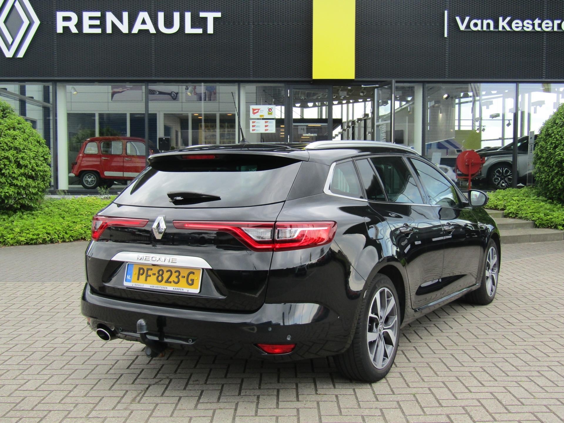 RENAULT Mégane Estate 1.2 TCe 130pk Bose / Trekhaak / Navigatie / Camera / Blindspot