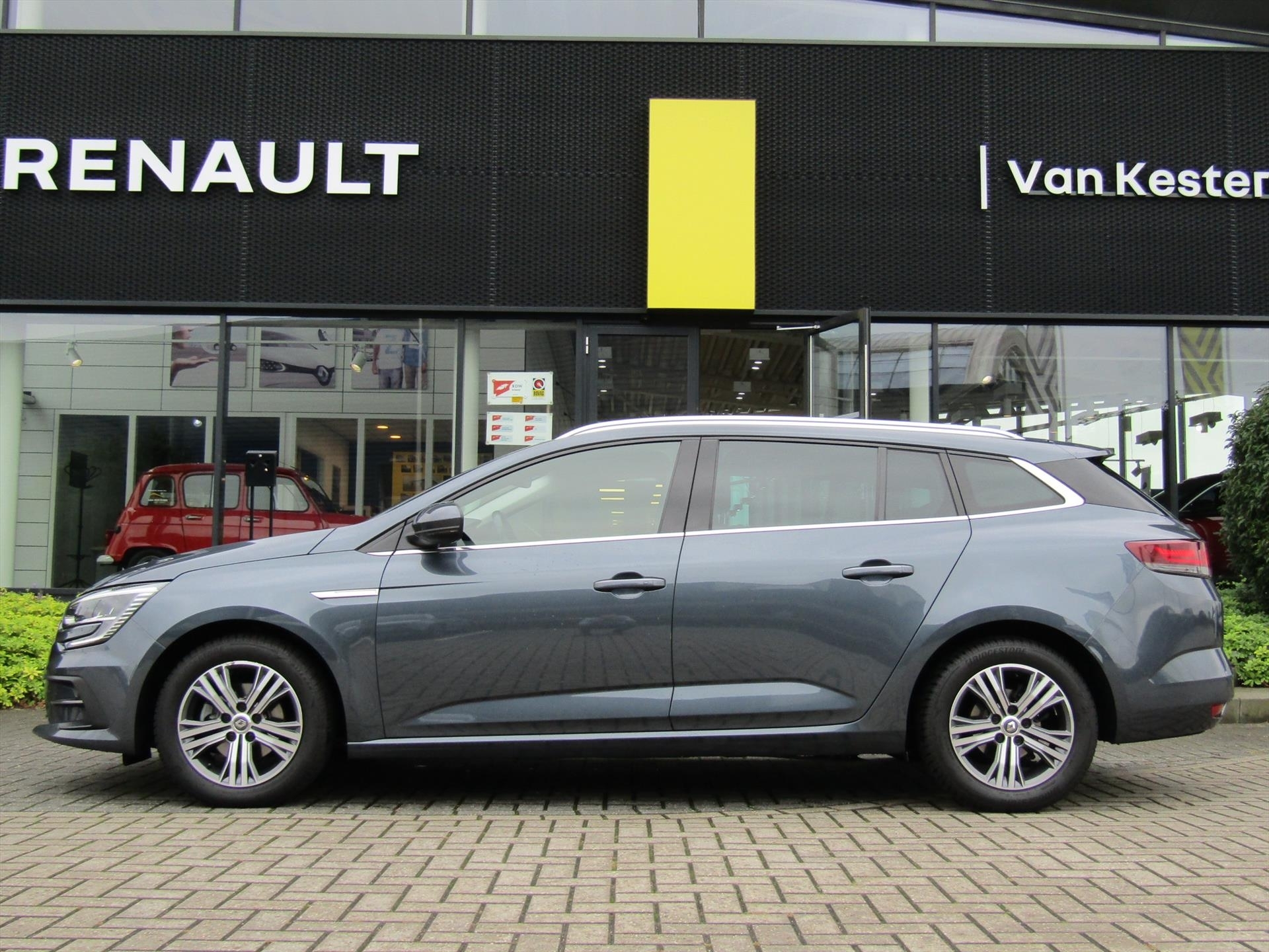 RENAULT Mégane Estate 1.5 Blue dCi  Intens / Trekhaak / Navigatie / Camera / Leder / 1e eigenaar / Compleet dealer O.H.