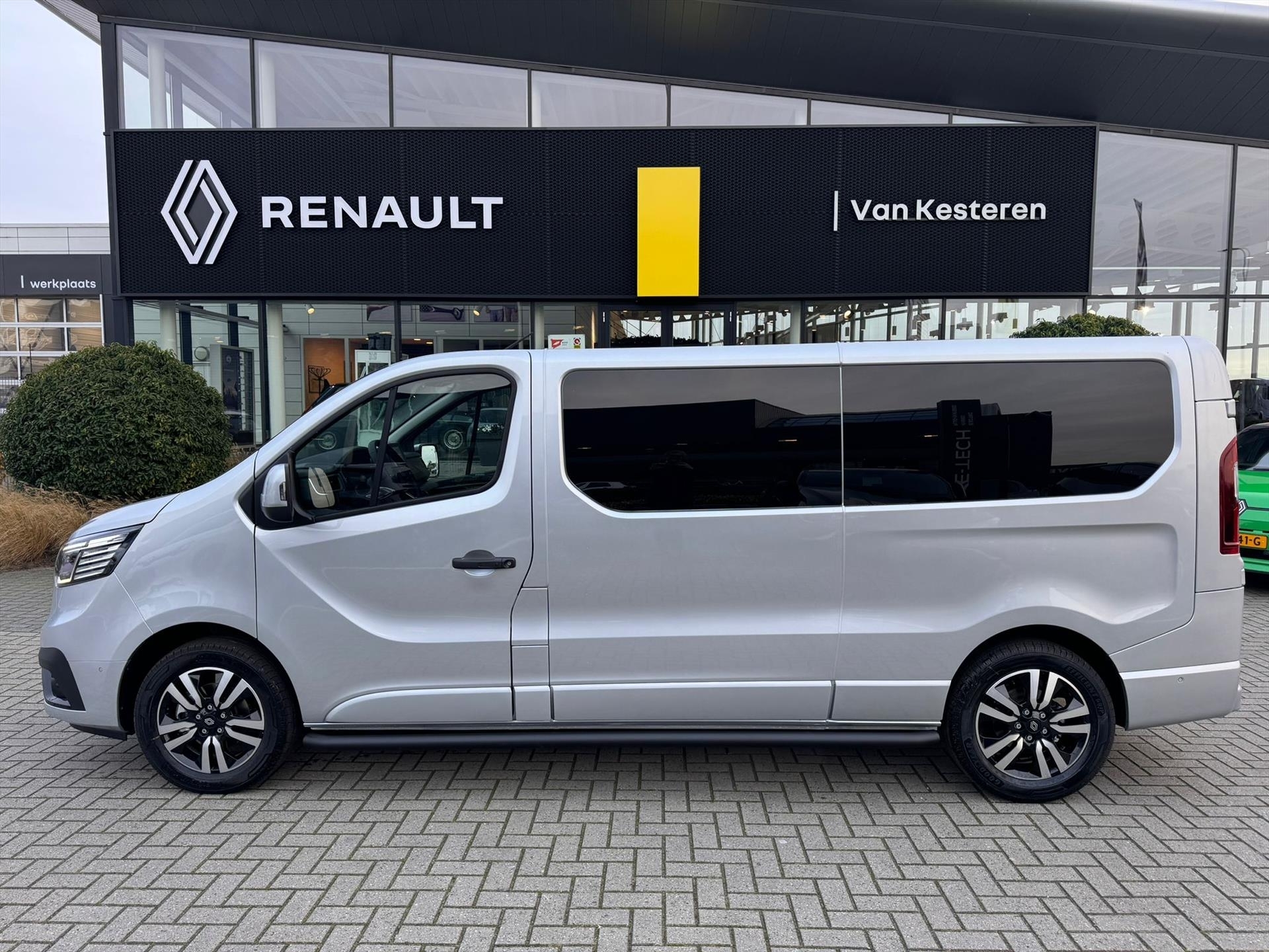 RENAULT Trafic GB 2.0 Blue dCi 150EDC L2H1 T30 Extra 125 Anniversary /Trekhaak/ Full option/ Stoelverwarming/ Camera/ Black Pack