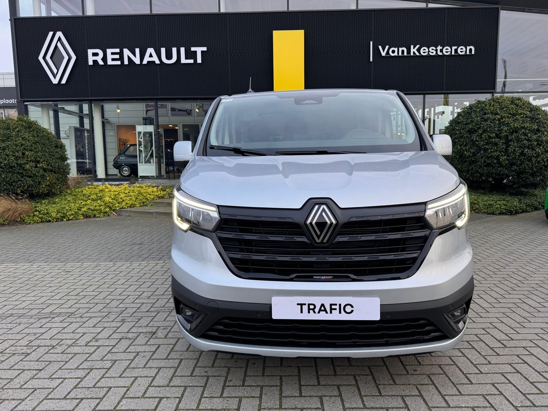 RENAULT Trafic GB 2.0 Blue dCi 150EDC L2H1 T30 Extra 125 Anniversary /Trekhaak/ Full option/ Stoelverwarming/ Camera/ Black Pack