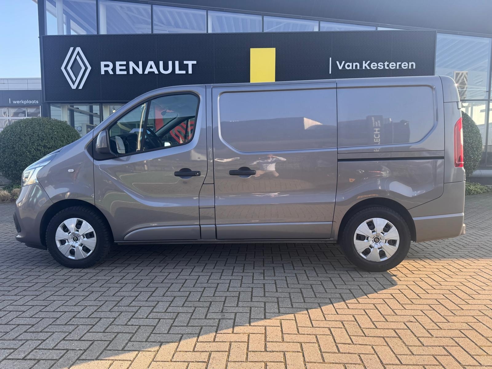 RENAULT Trafic GB 2.0 dCi Automaat 145pk L1H1 T29 | 2-Schuifdeuren | Trekhaak | LED | 1e Eig. | NL Auto 