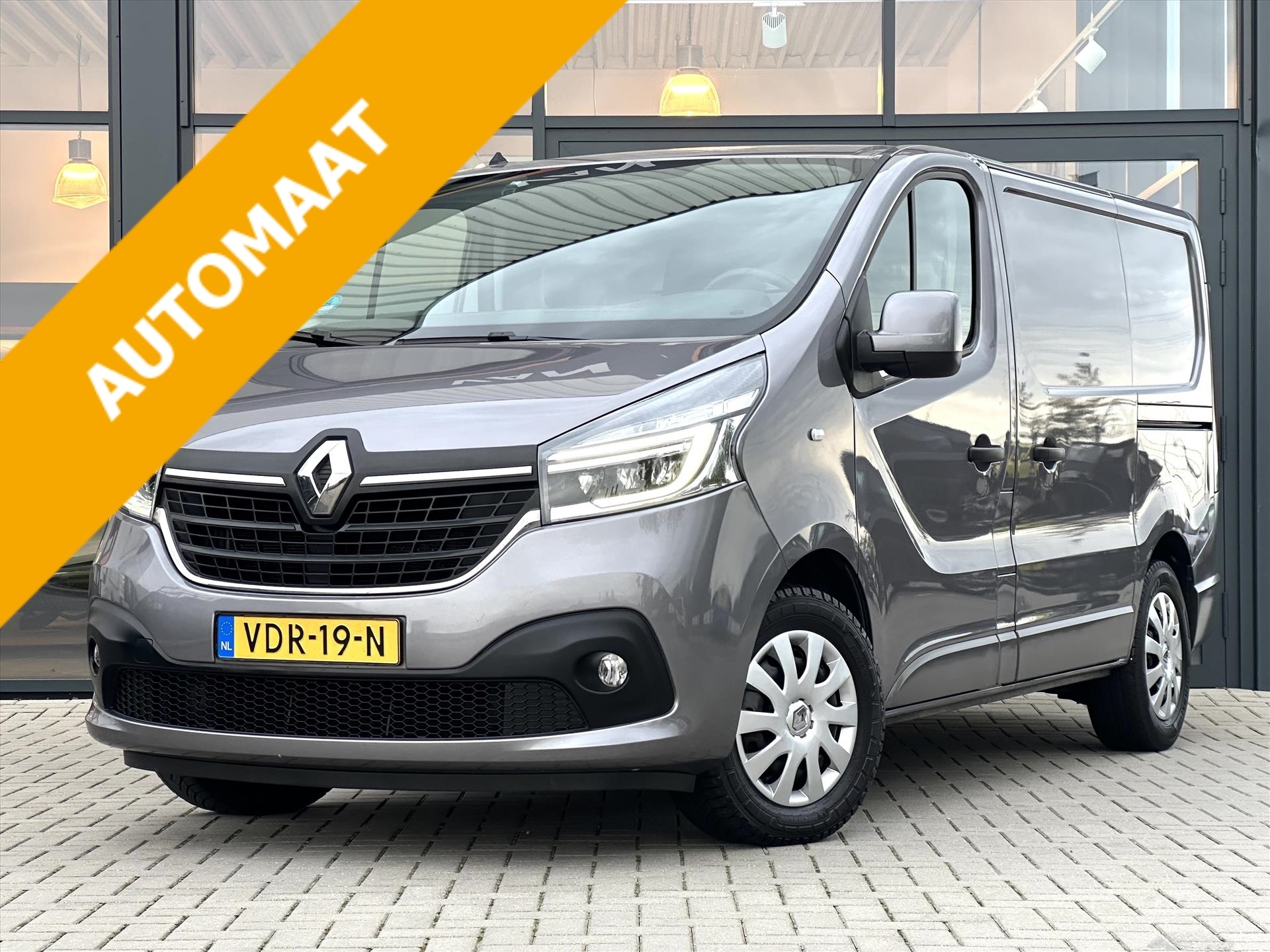 RENAULT Trafic GB 2.0 dCi EDC 145pk L1H1 T29 | 2-Schuifdeuren | Trekhaak | LED | 1e Eig. | NL Auto 
